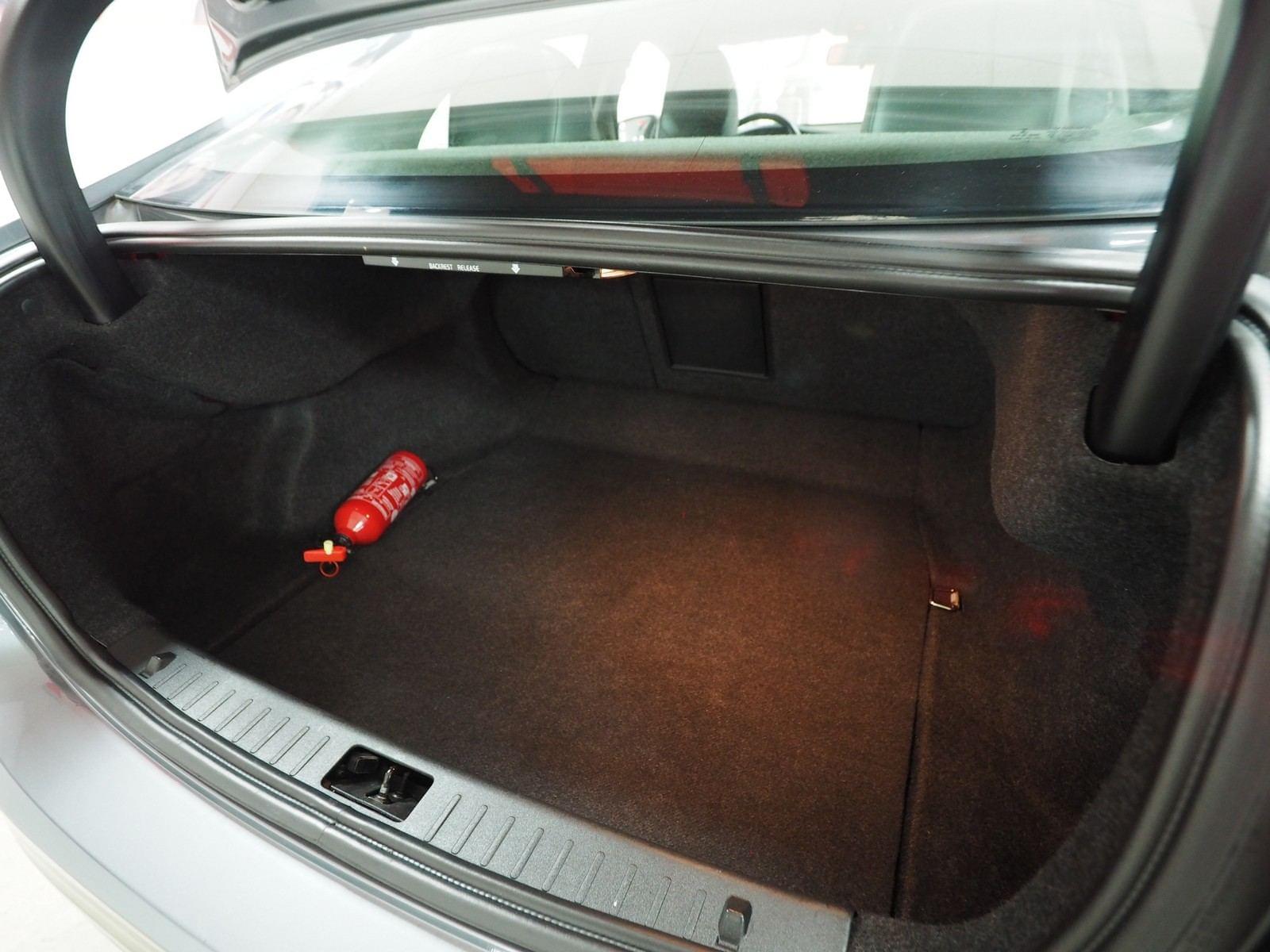 VOLVO S60 2.0 D2 KINETIC 33 