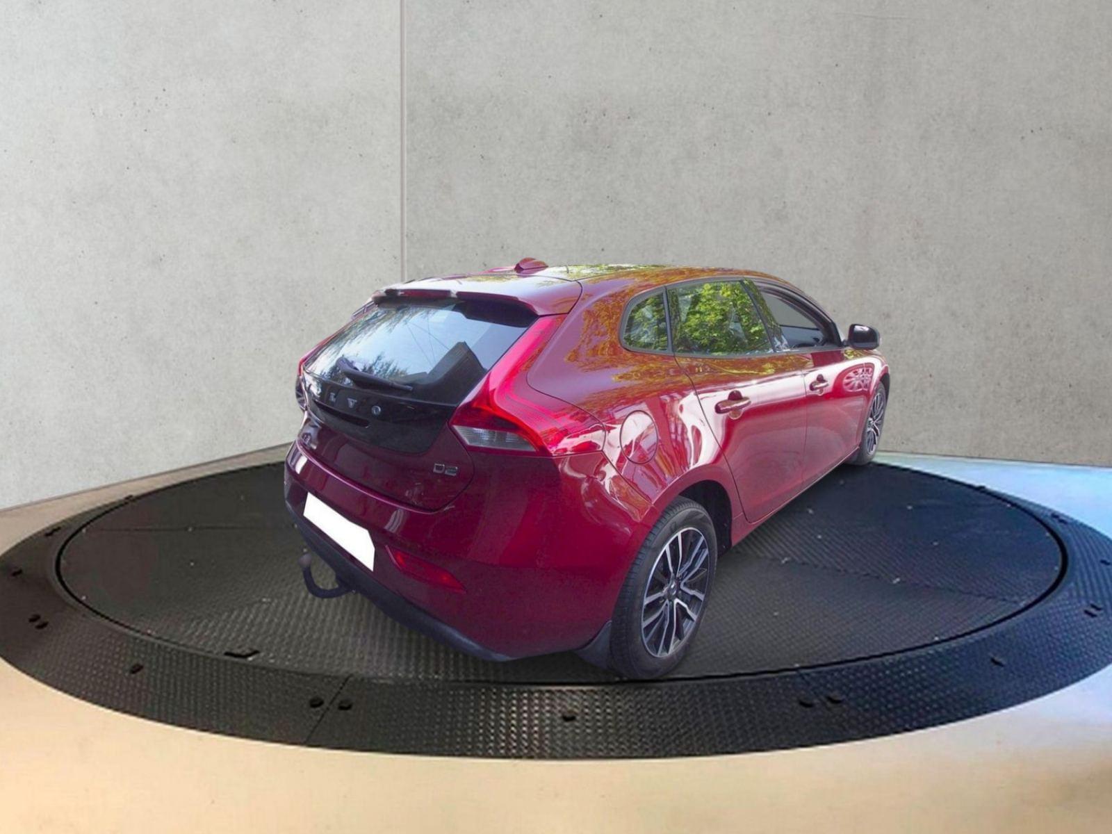 VOLVO V40 2.0 D2 MOMENTUM 4 