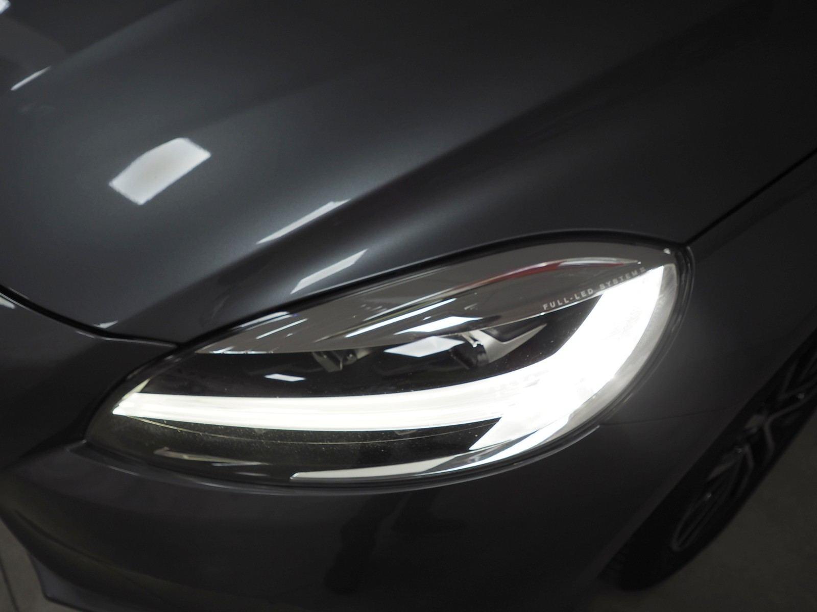 VOLVO V40 2.0 D2 ECO MOMENTUM 9 