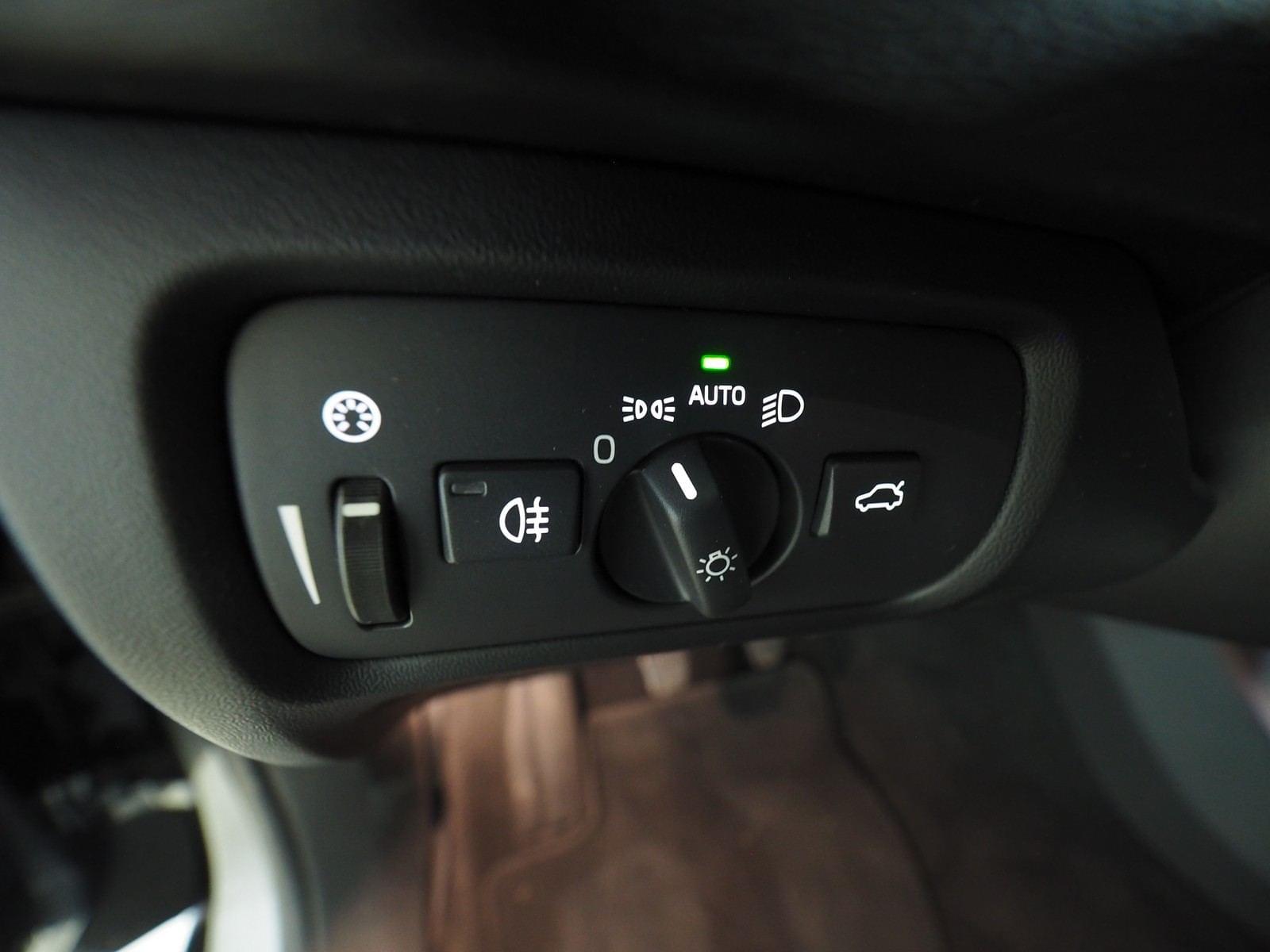 VOLVO V40 2.0 D2 ECO MOMENTUM 15 