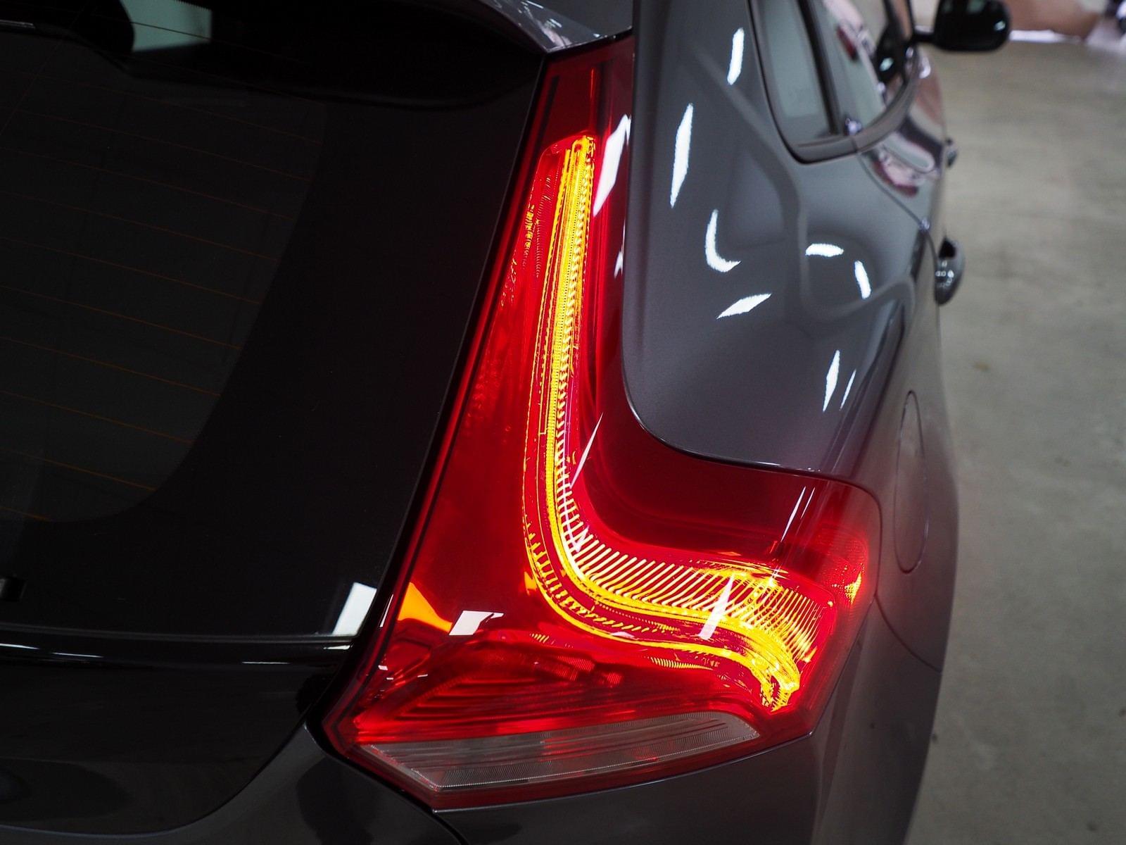 VOLVO V40 2.0 D2 ECO MOMENTUM 30 