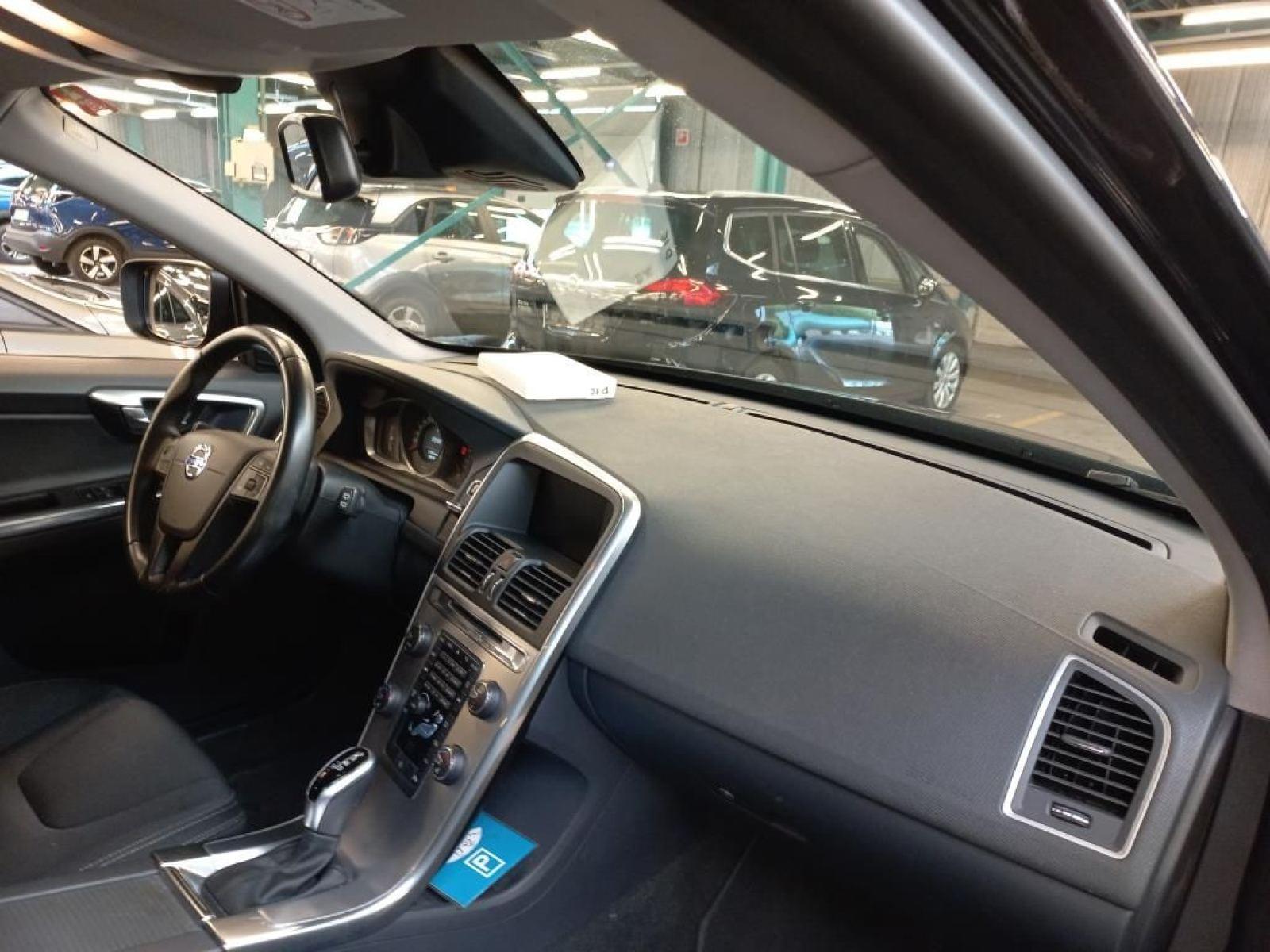 VOLVO XC60 2.0 D3 KINETIC GEARTRONIC AUT 3 