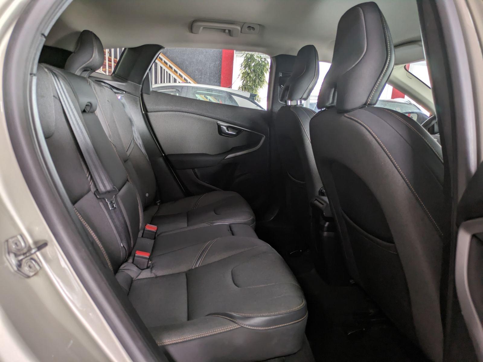 VOLVO V40 CROSS COUNTRY V40 CROSS COUNTRY 2.0 D2 PLUS 7 