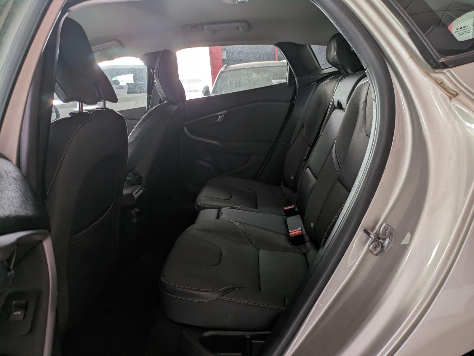 VOLVO V40 CROSS COUNTRY V40 CROSS COUNTRY 2.0 D2 PLUS 8 