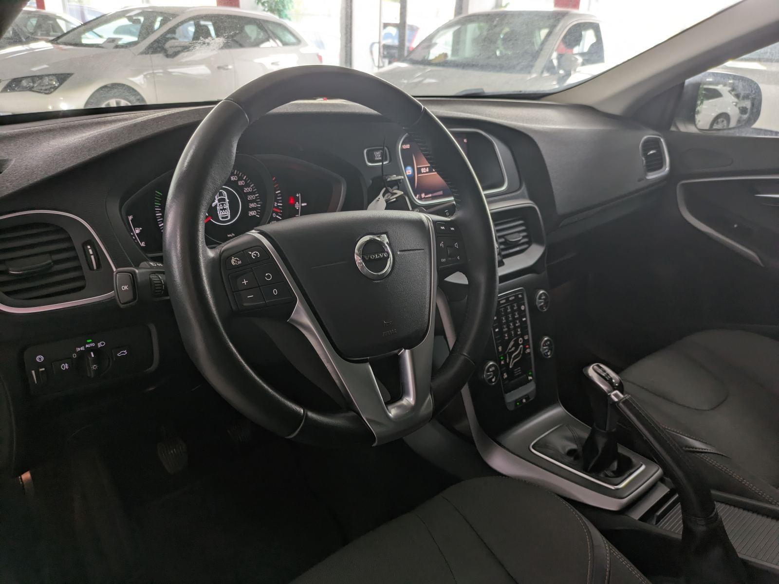 VOLVO V40 CROSS COUNTRY V40 CROSS COUNTRY 2.0 D2 PLUS 10 