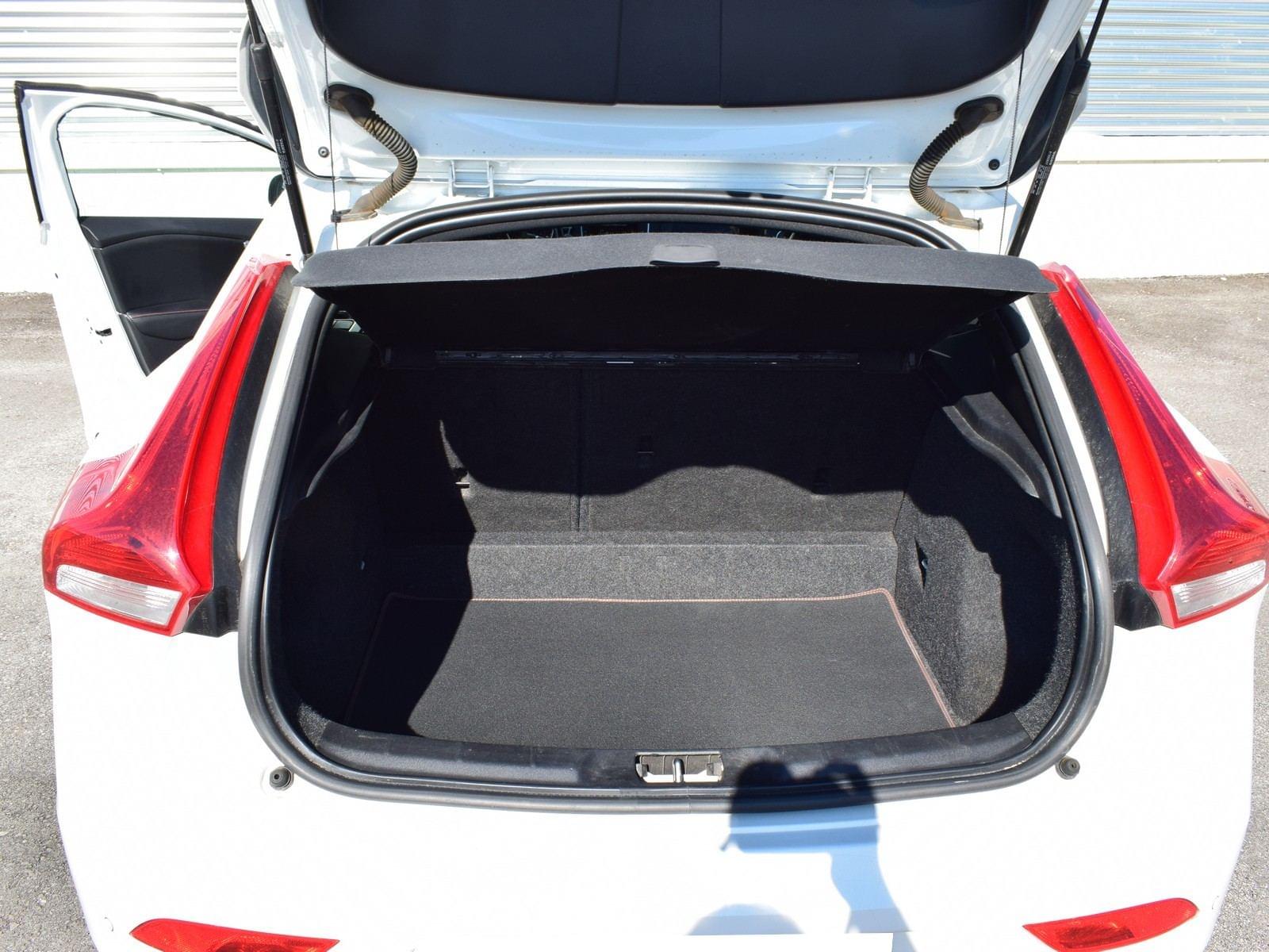 VOLVO V40 1.6 D2 OCEAN RACE 7 