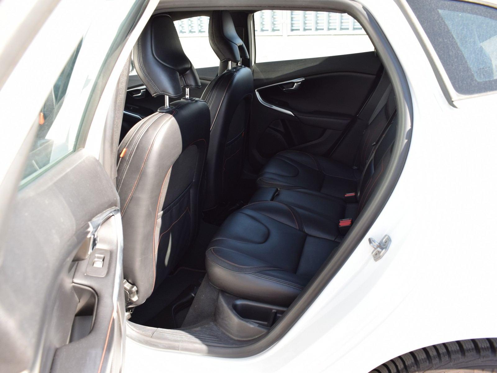 VOLVO V40 1.6 D2 OCEAN RACE 8 