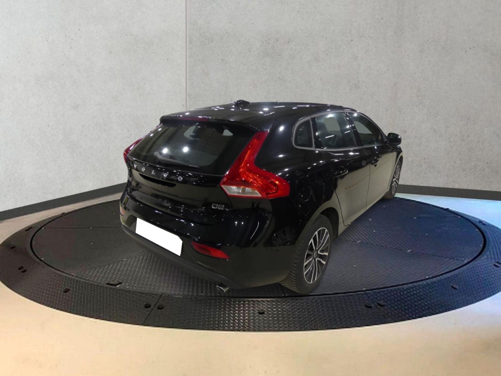 VOLVO V40 2.0 D2 BLACK EDITION 2 
