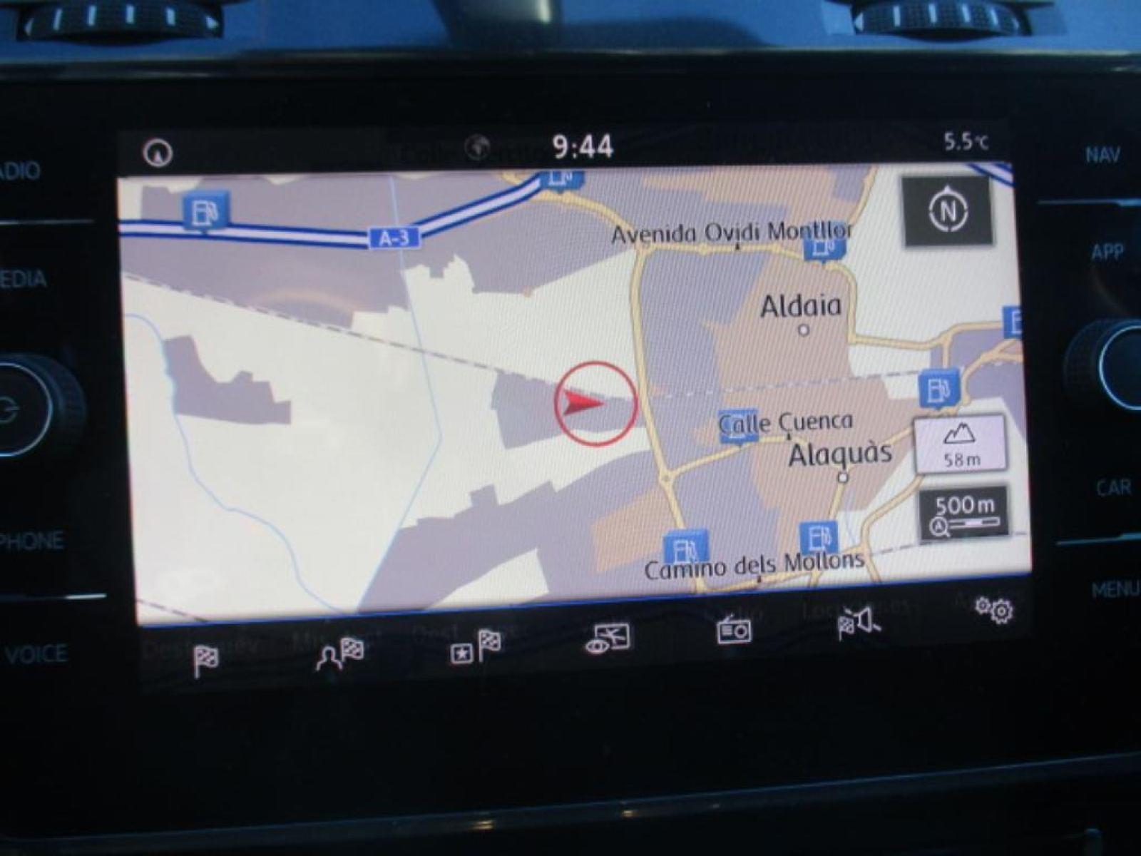 VOLKSWAGEN GOLF VARIANT 1.6TDI BUSINESS AND NAVI ED. 4 