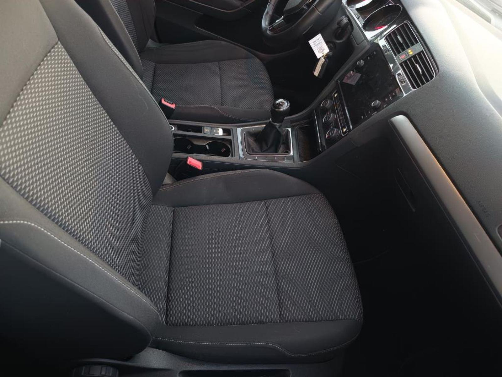 VOLKSWAGEN GOLF VARIANT 1.6TDI BUSINESS AND NAVI ED. 6 