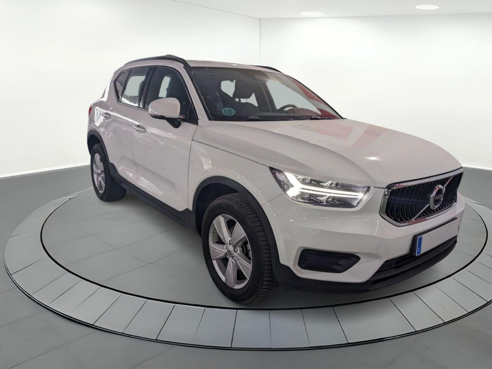 VOLVO XC40 2.0 D3 2 