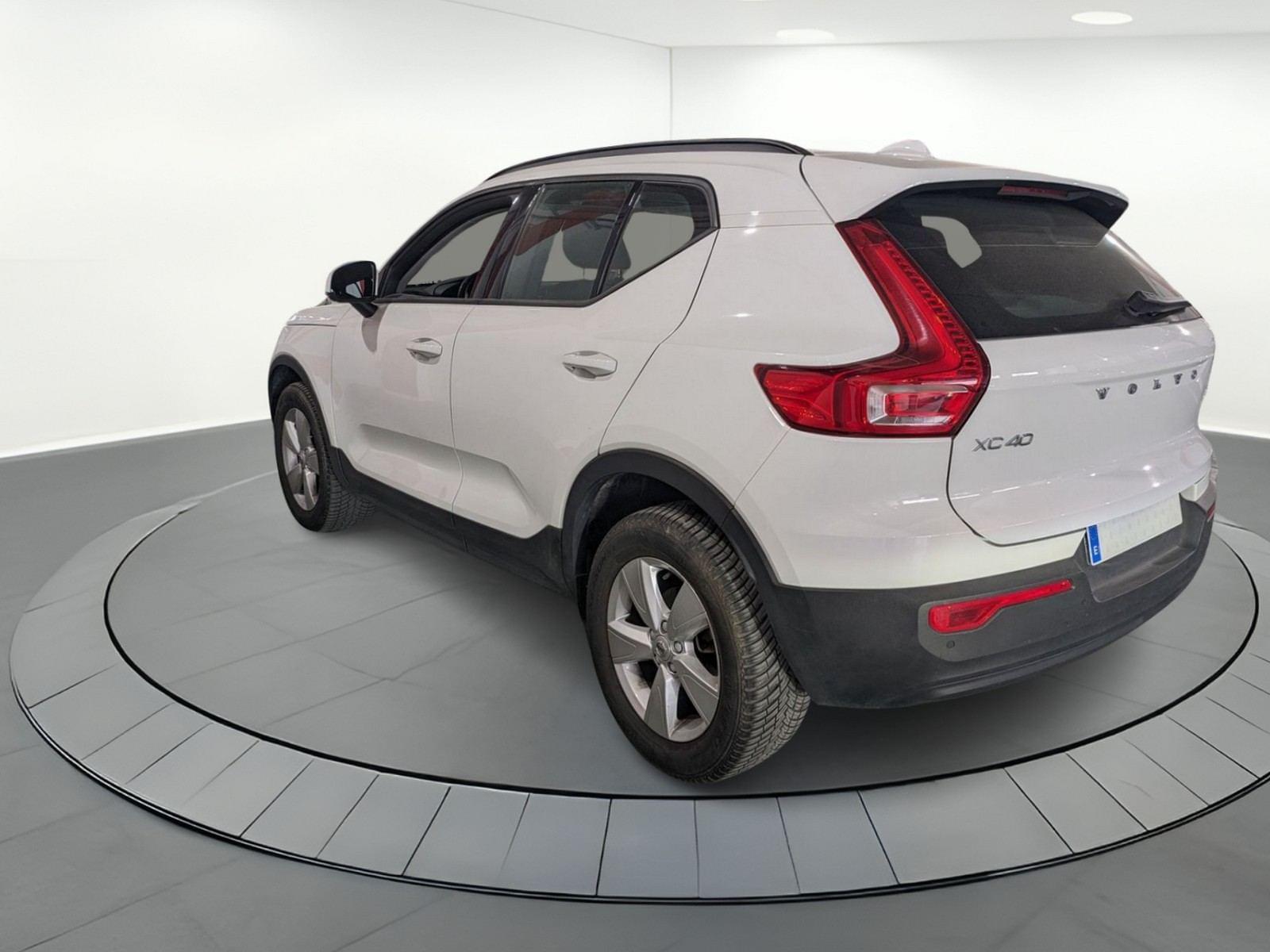 VOLVO XC40 2.0 D3 6 
