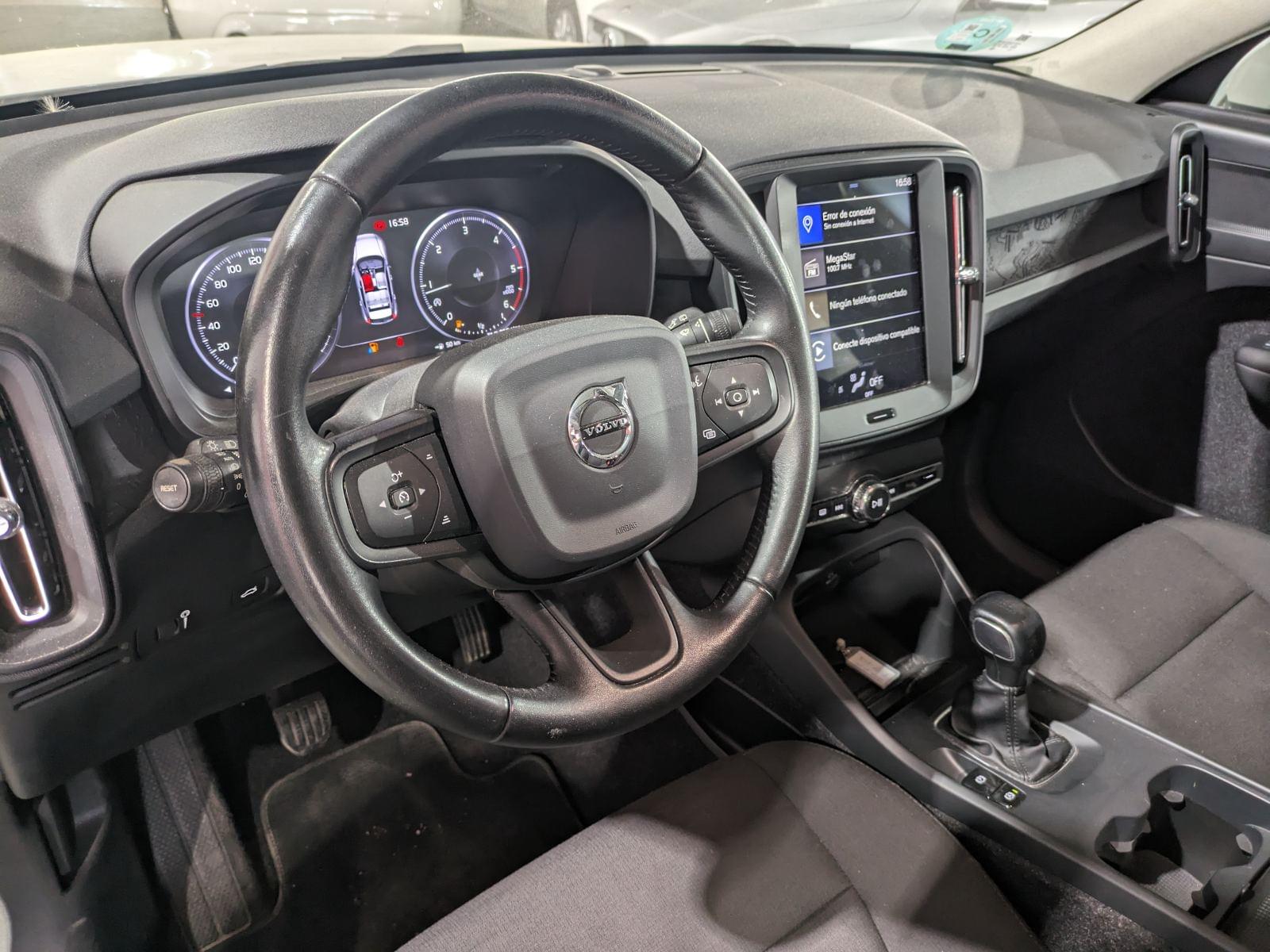 VOLVO XC40 2.0 D3 7 