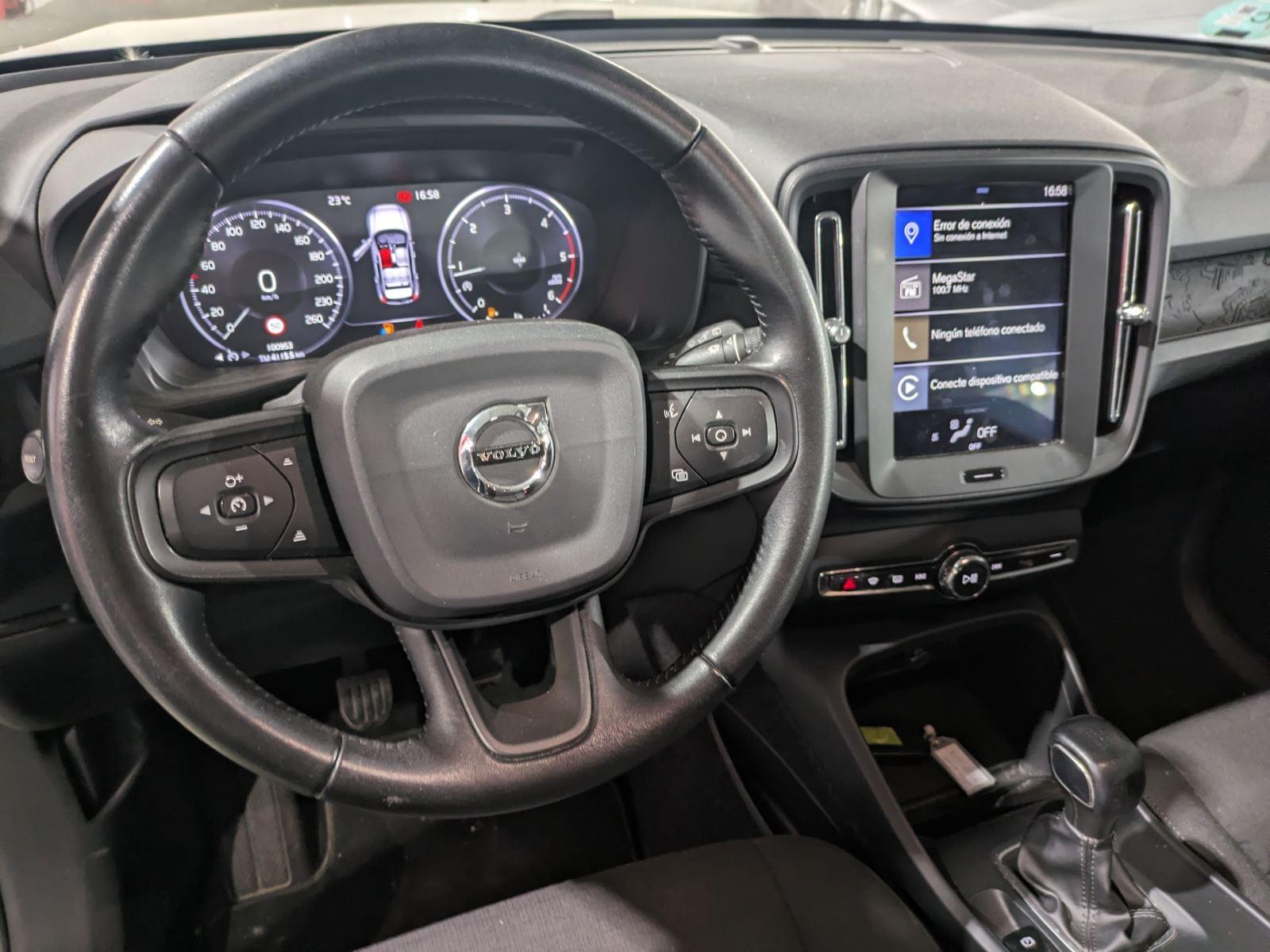 VOLVO XC40 2.0 D3 9 