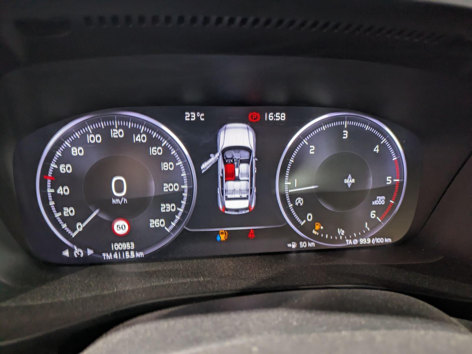 VOLVO XC40 2.0 D3 11 