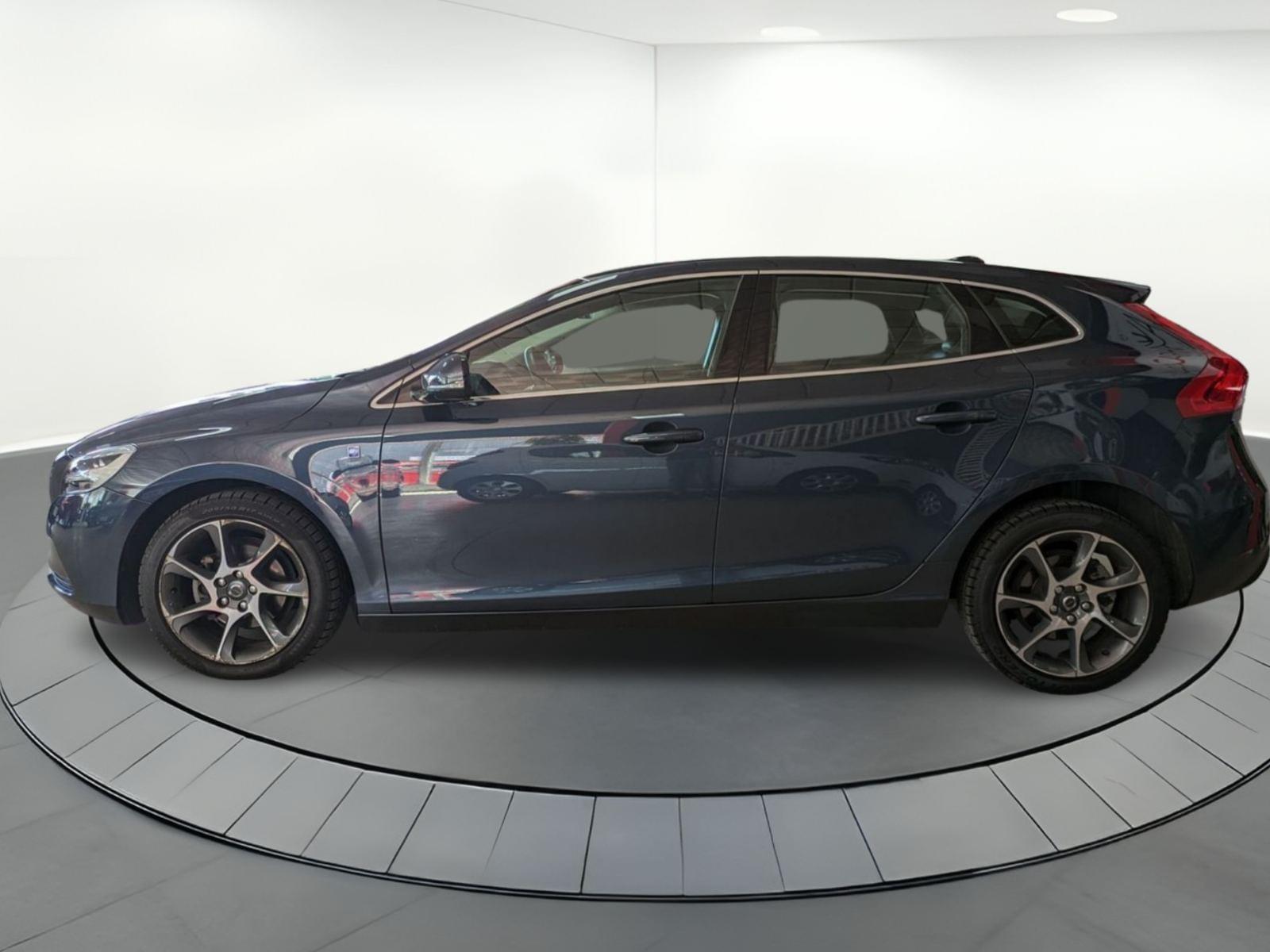 VOLVO V40 2.0 D2 OCEAN RACE 3 