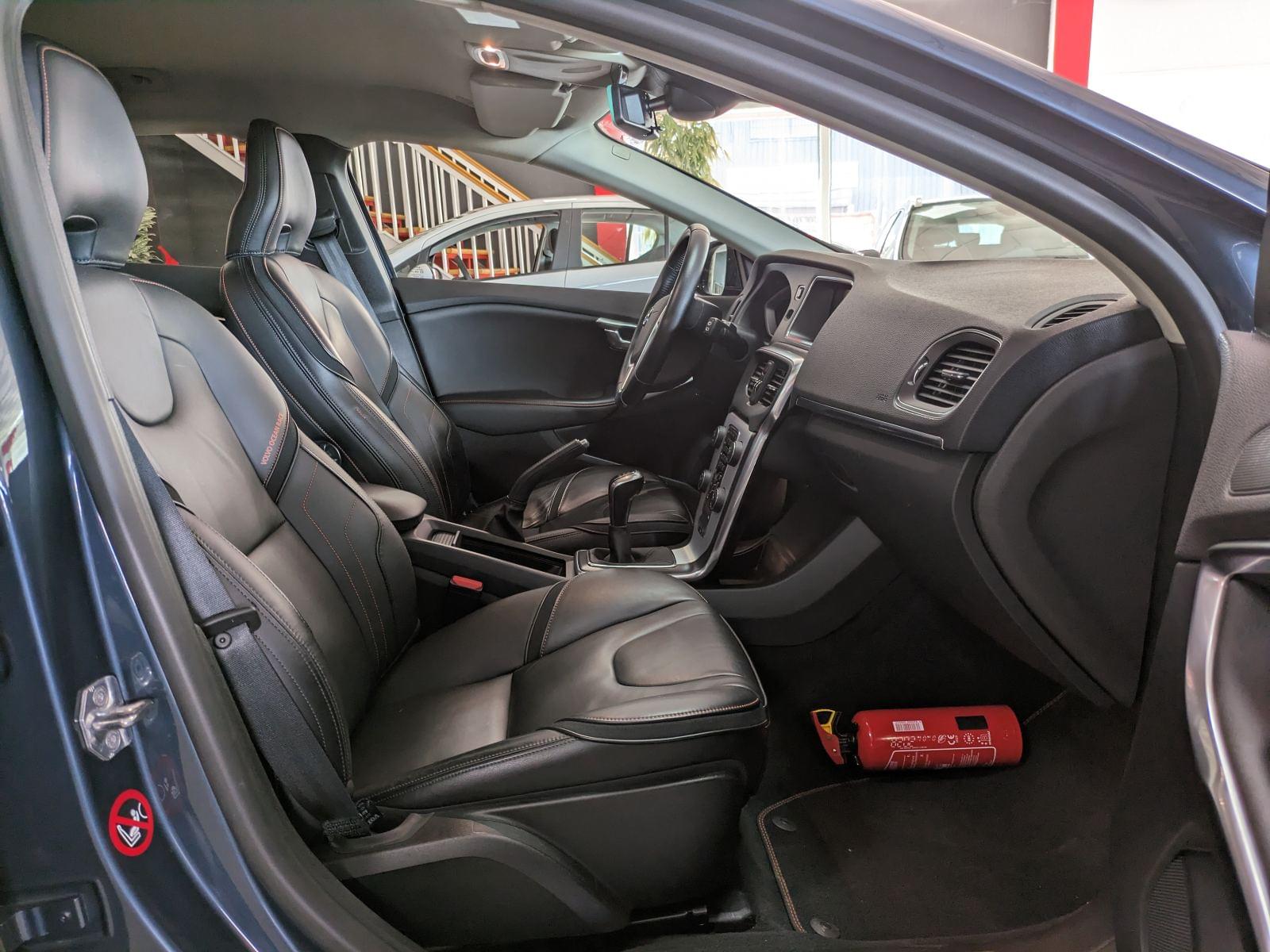 VOLVO V40 2.0 D2 OCEAN RACE 9 