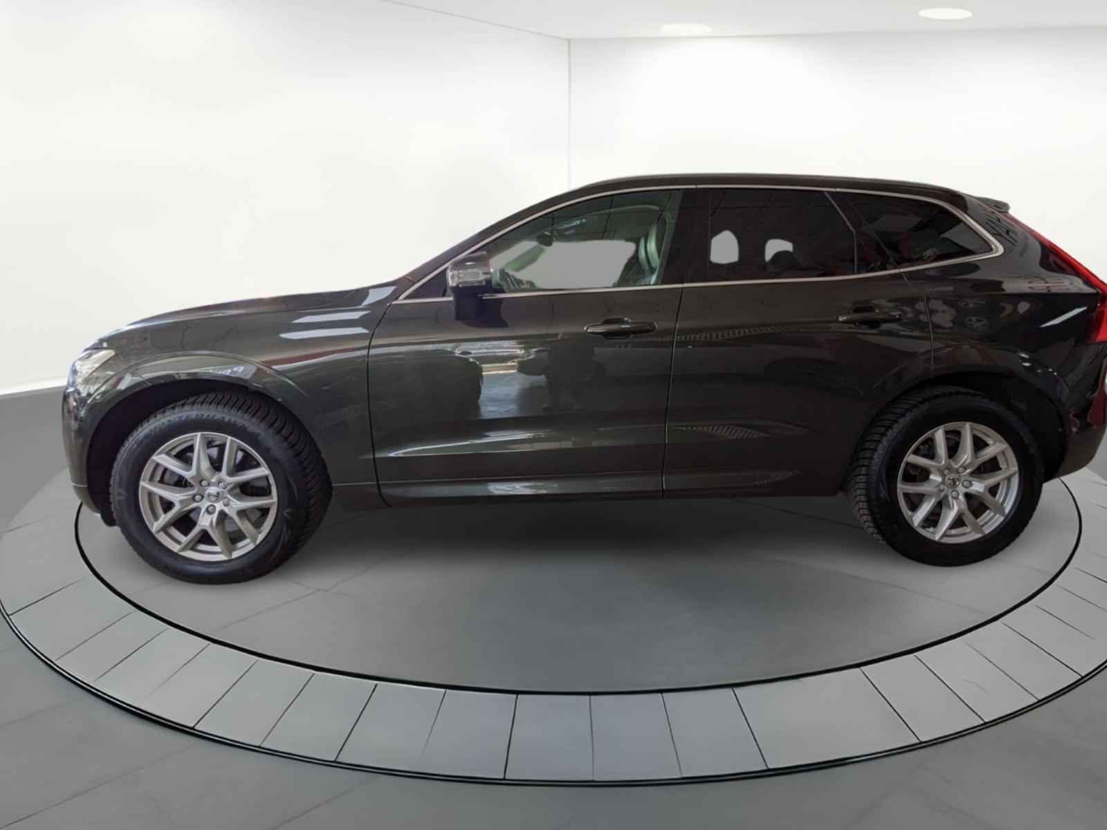 VOLVO XC60 2.0 D4 MOMENTUM GEAR.ADBLUE (E) 3 