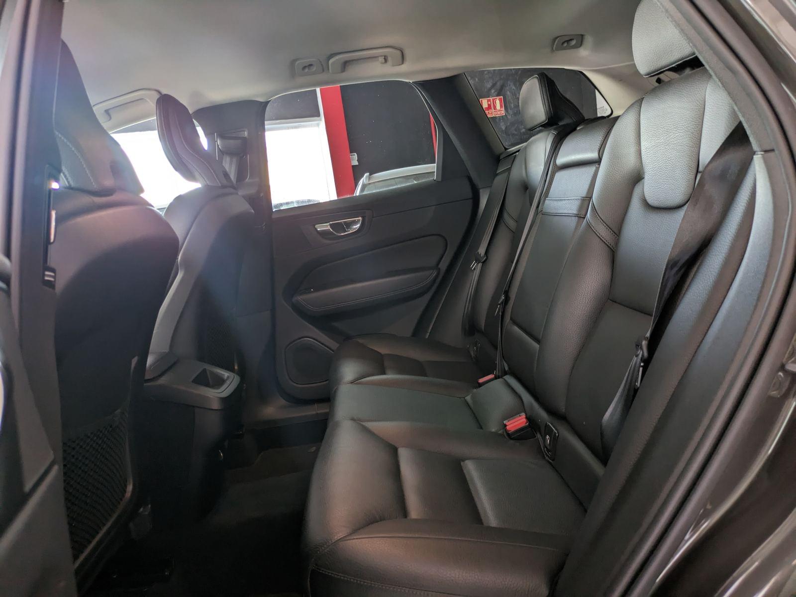 VOLVO XC60 2.0 D4 MOMENTUM GEAR.ADBLUE (E) 10 