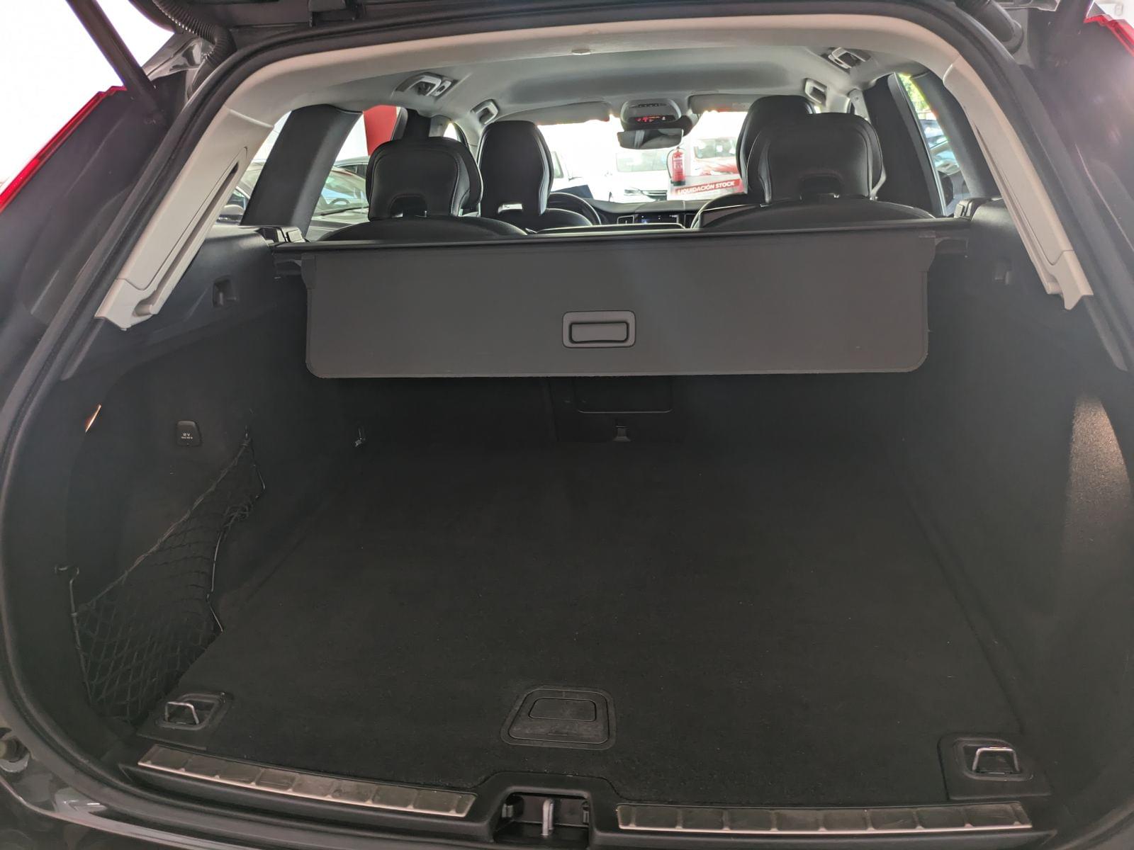 VOLVO XC60 2.0 D4 MOMENTUM GEAR.ADBLUE (E) 11 