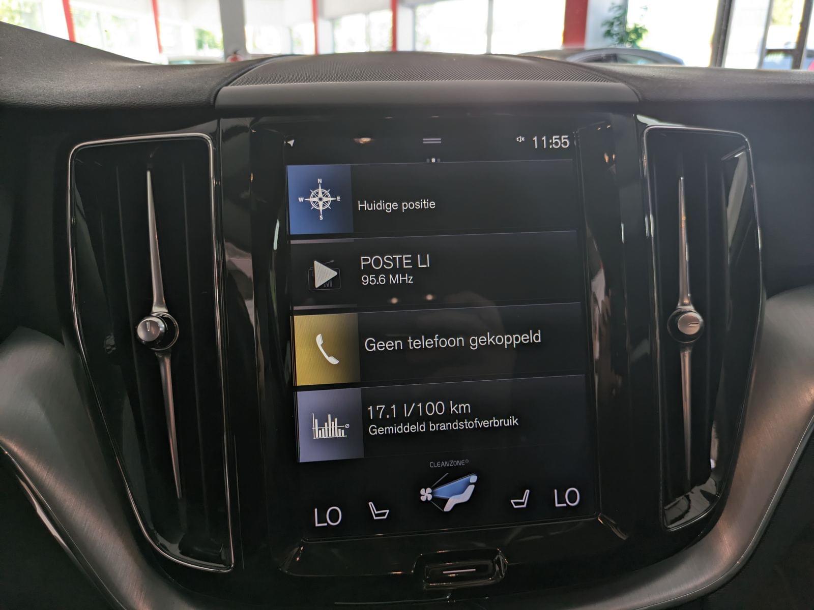 VOLVO XC60 2.0 D4 MOMENTUM GEAR.ADBLUE (E) 19 