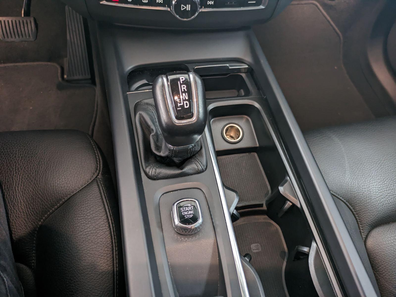 VOLVO XC60 2.0 D4 MOMENTUM GEAR.ADBLUE (E) 20 