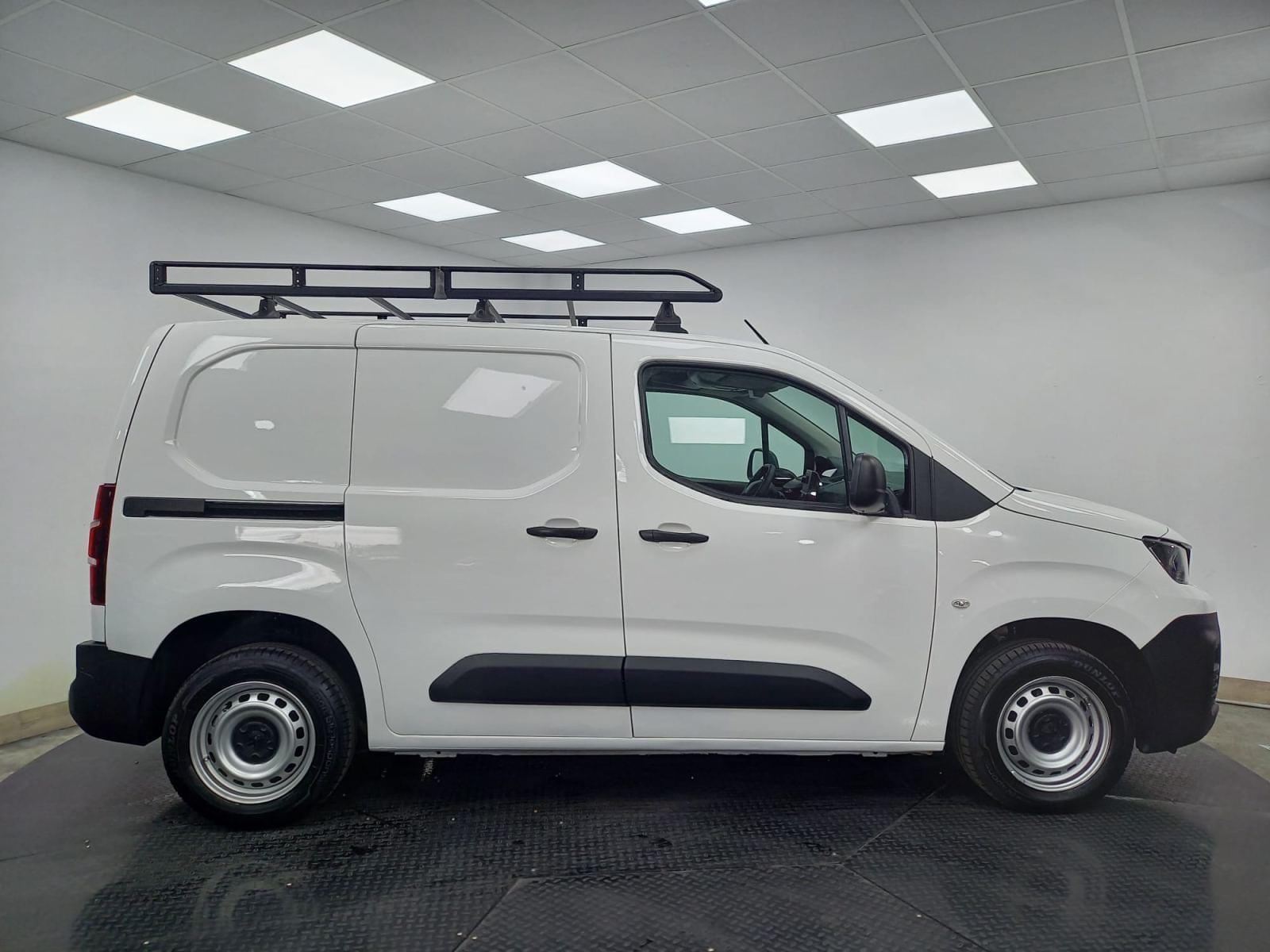 PEUGEOT PARTNER PRO STANDARD 600KG BLUE HDi 73 KW FURGÓN 7