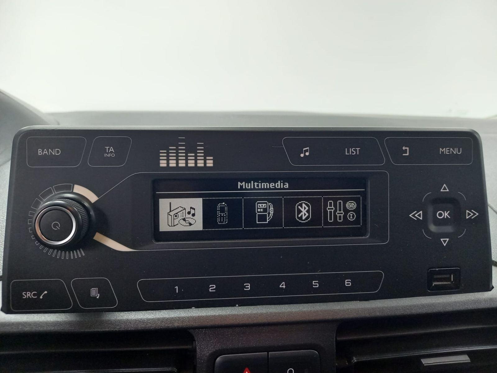 PEUGEOT PARTNER PRO STANDARD 600KG BLUE HDi 73 KW FURGÓN 17