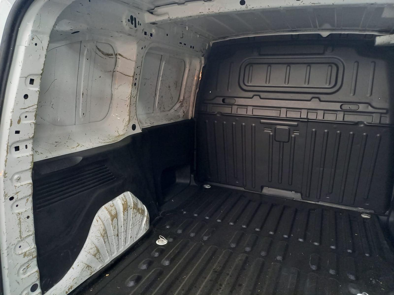 PEUGEOT PARTNER PRO STANDARD 600KG BLUE HDi 73 KW FURGÓN 18