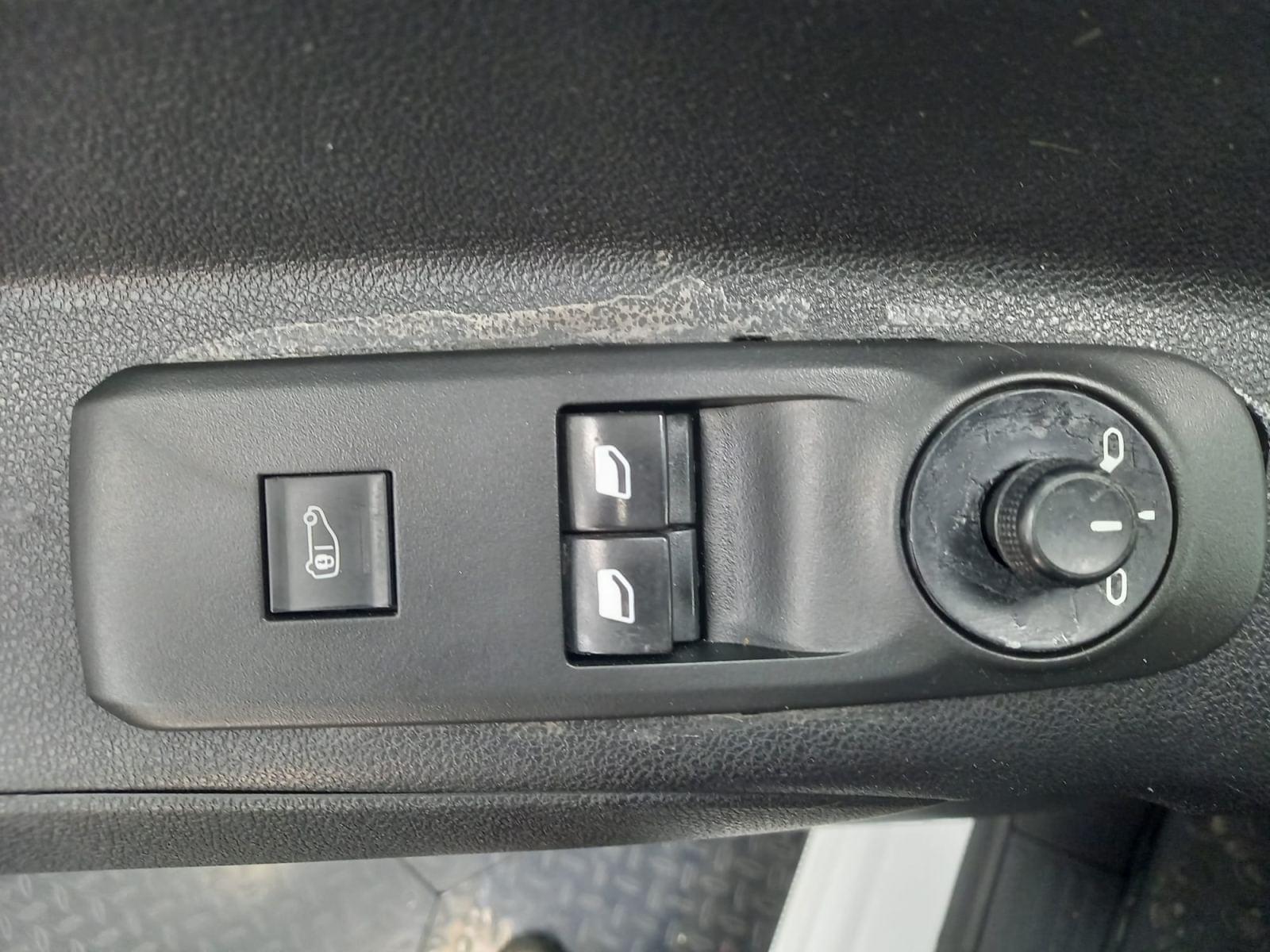 PEUGEOT PARTNER PRO STANDARD 600KG BLUE HDi 73 KW FURGÓN 25