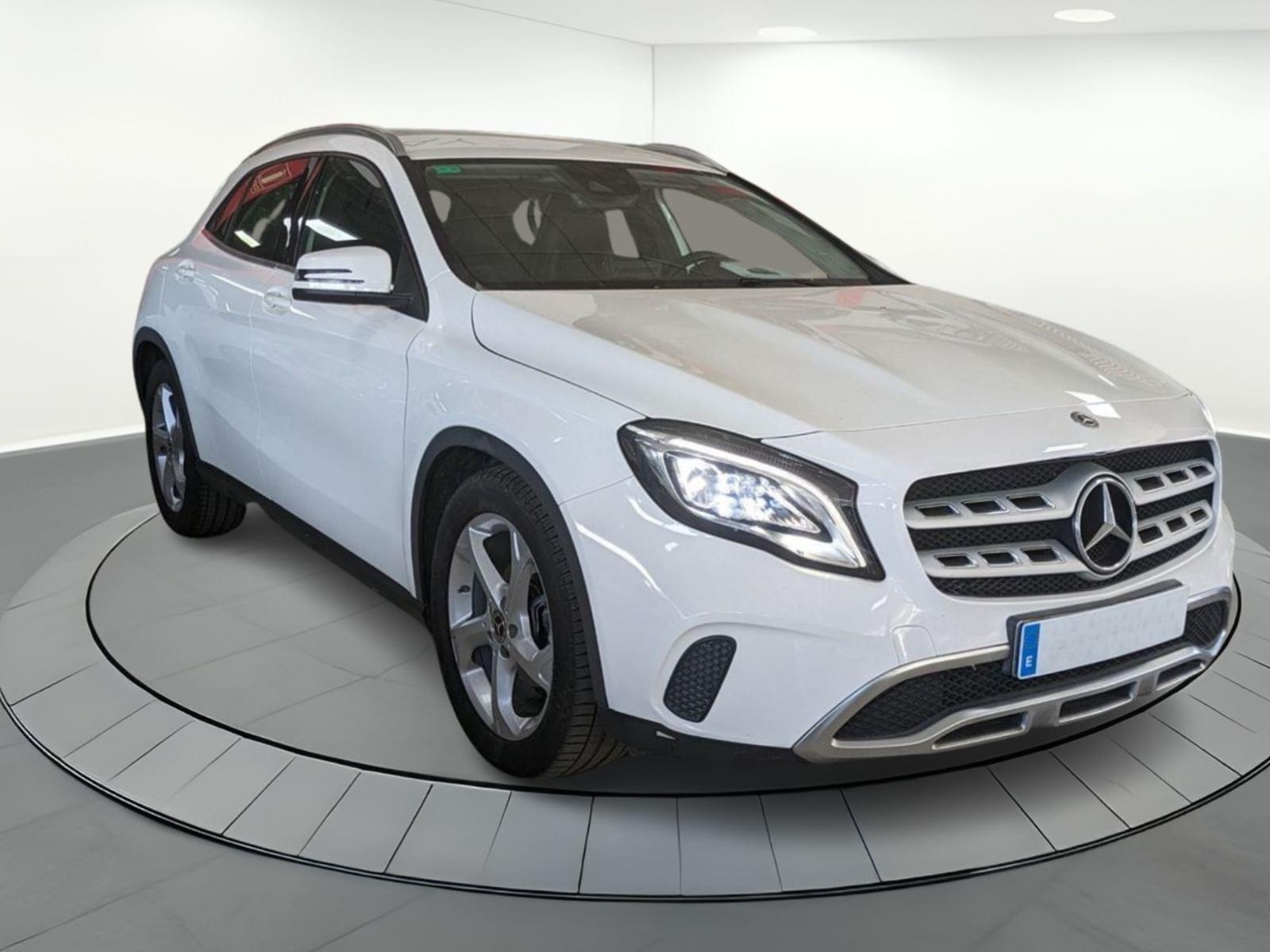 MERCEDES CLASE GLA 200D 7G-DCT AUTO 3 