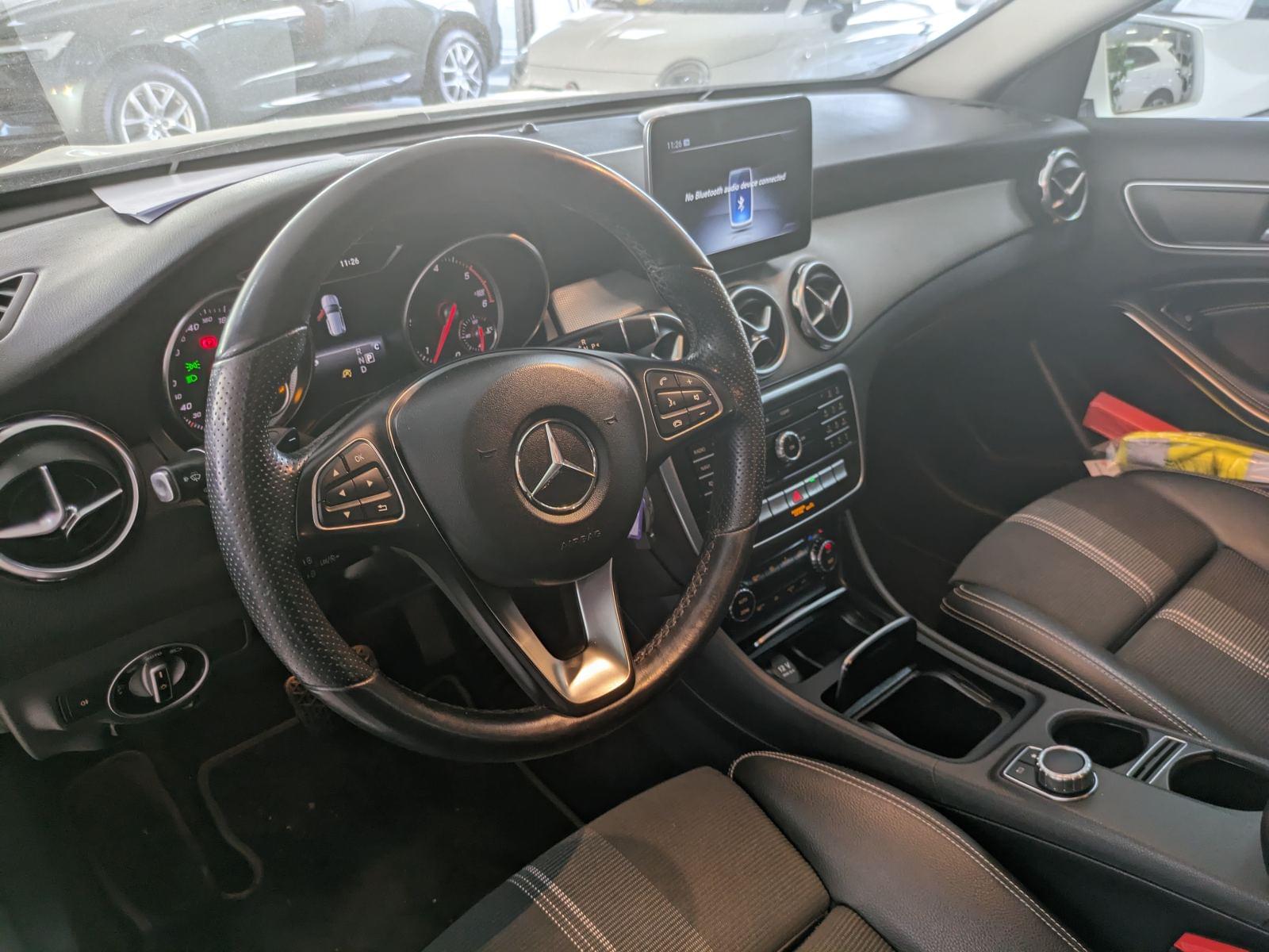 MERCEDES CLASE GLA 200D 7G-DCT AUTO 13 