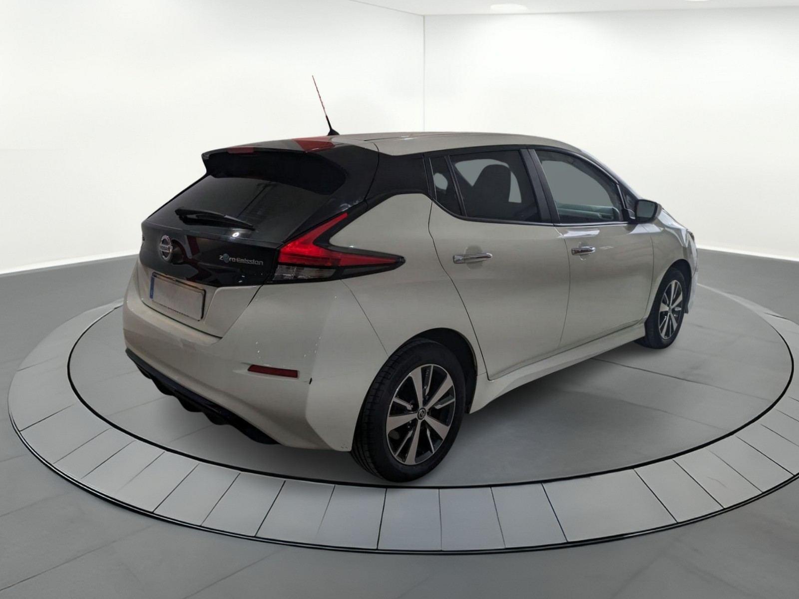 NISSAN LEAF 40 KWH ACENTA ACCESS 4 