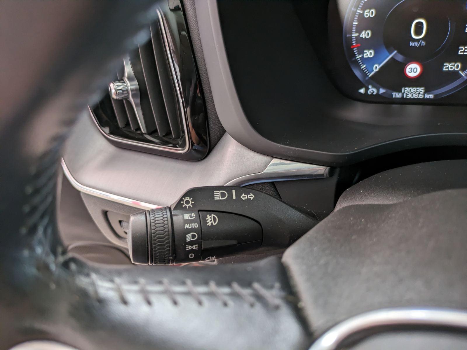 VOLVO XC60 2.0 D4 BUSINESS PLUS AUTO GEAR 17 