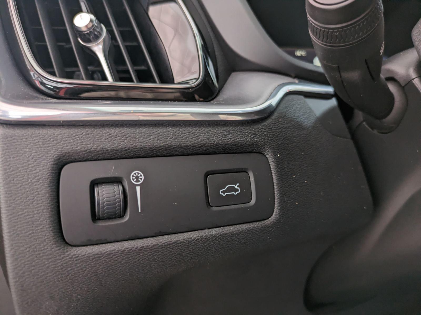 VOLVO XC60 2.0 D4 BUSINESS PLUS AUTO GEAR 19 