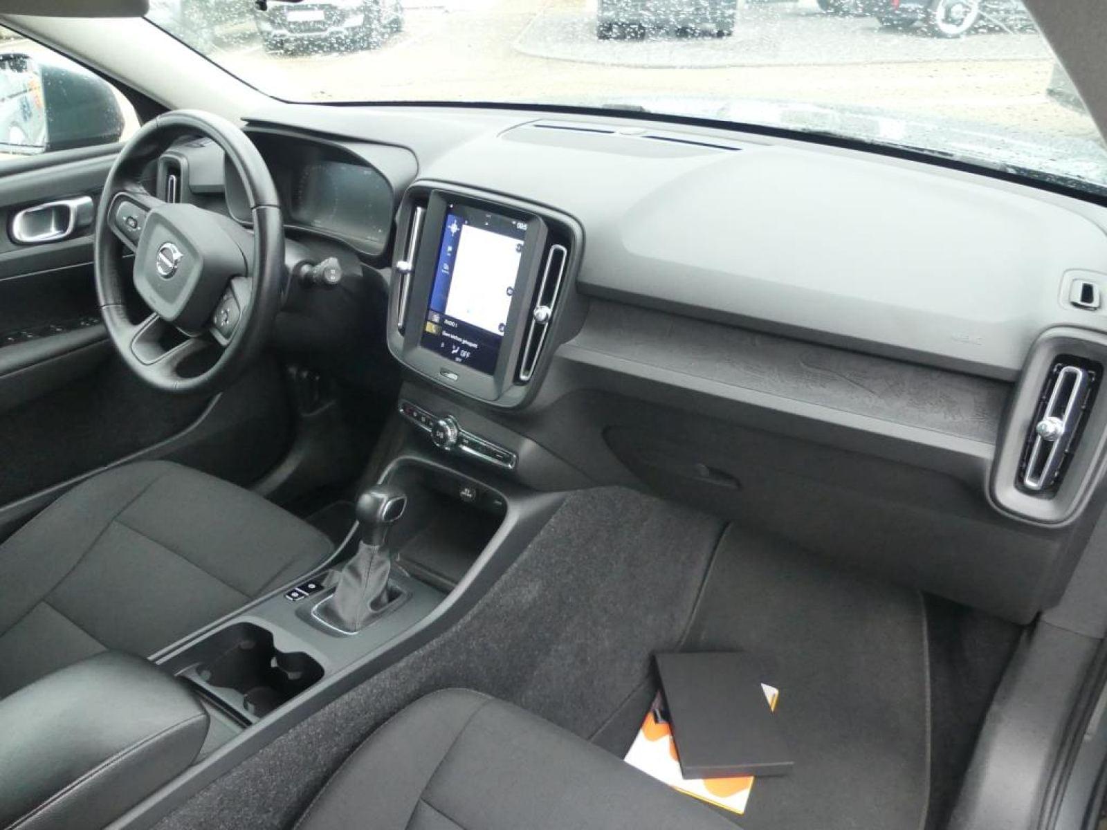VOLVO XC40 2.0 D3 2 