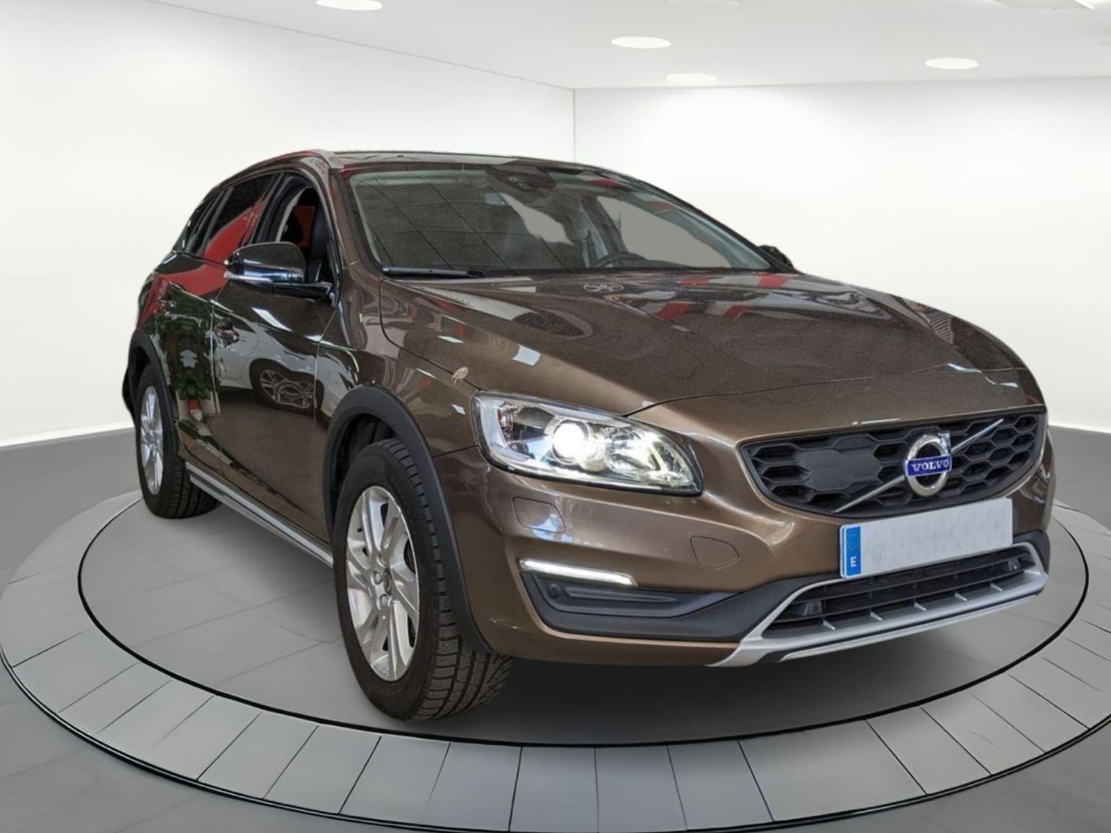 VOLVO V60 CROSS COUNTRY 2.0 D3 PLUS 2 