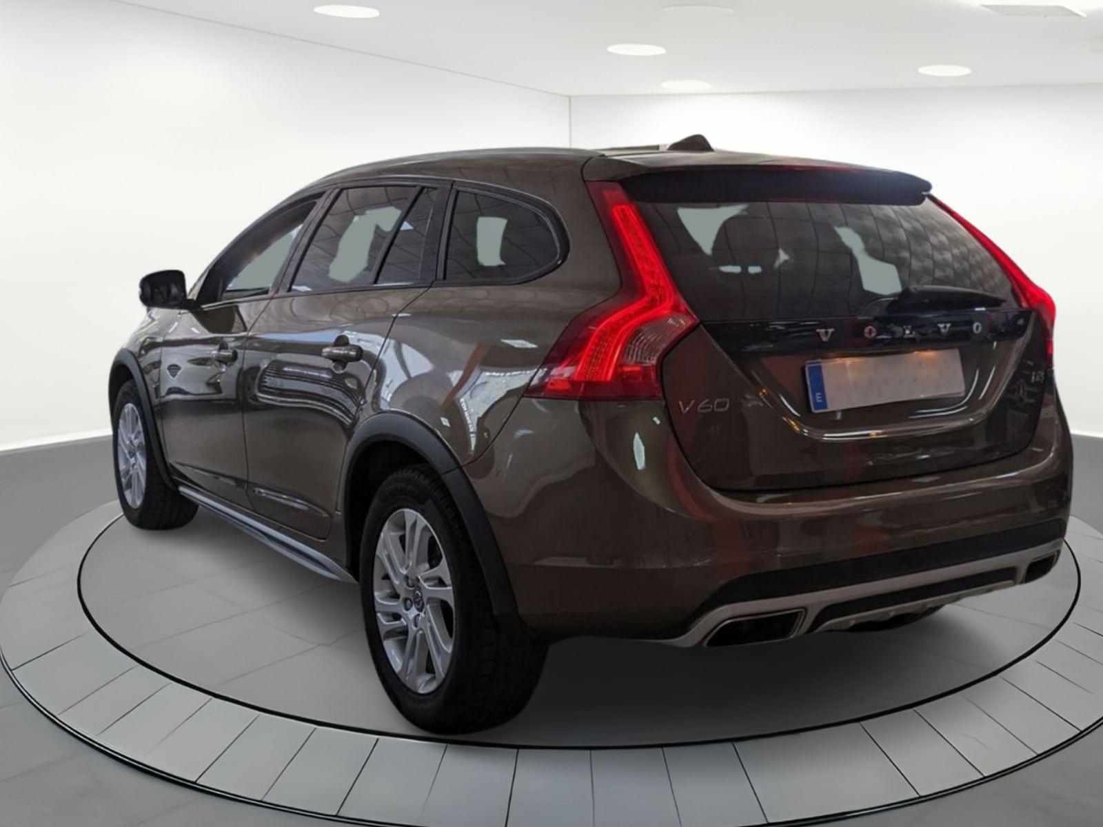 VOLVO V60 CROSS COUNTRY 2.0 D3 PLUS 4 