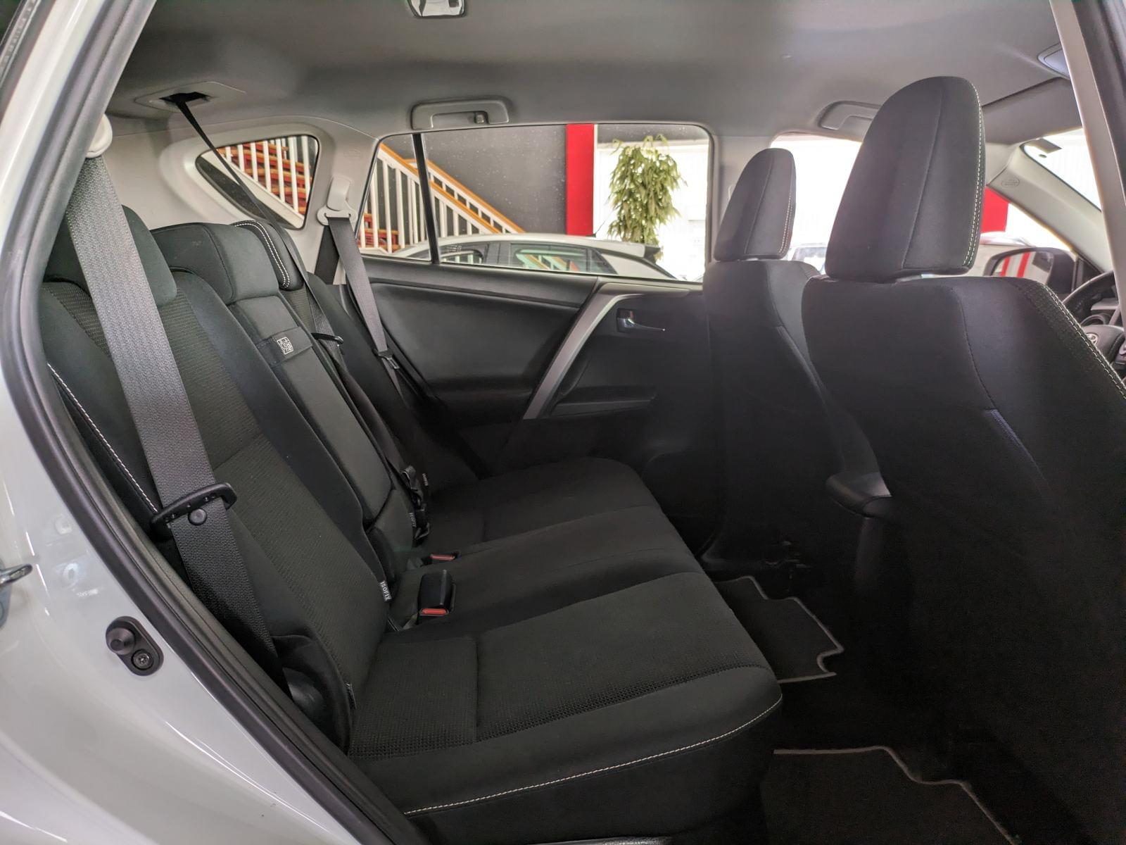 TOYOTA RAV4 2.5l HYBRID 4WD ADVANCE 7 
