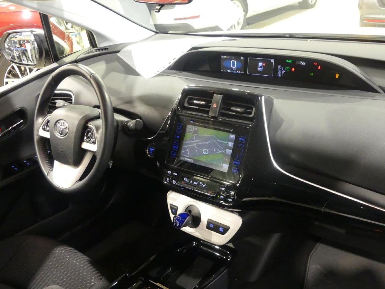 TOYOTA PRIUS 1.8I VVT-I HYBRID BUSINESS CVT 3 