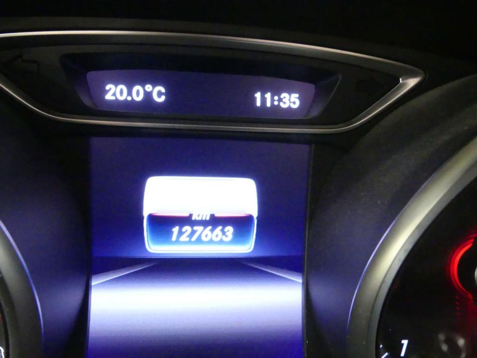 MERCEDES CLASE CLA SB 200 D 8 