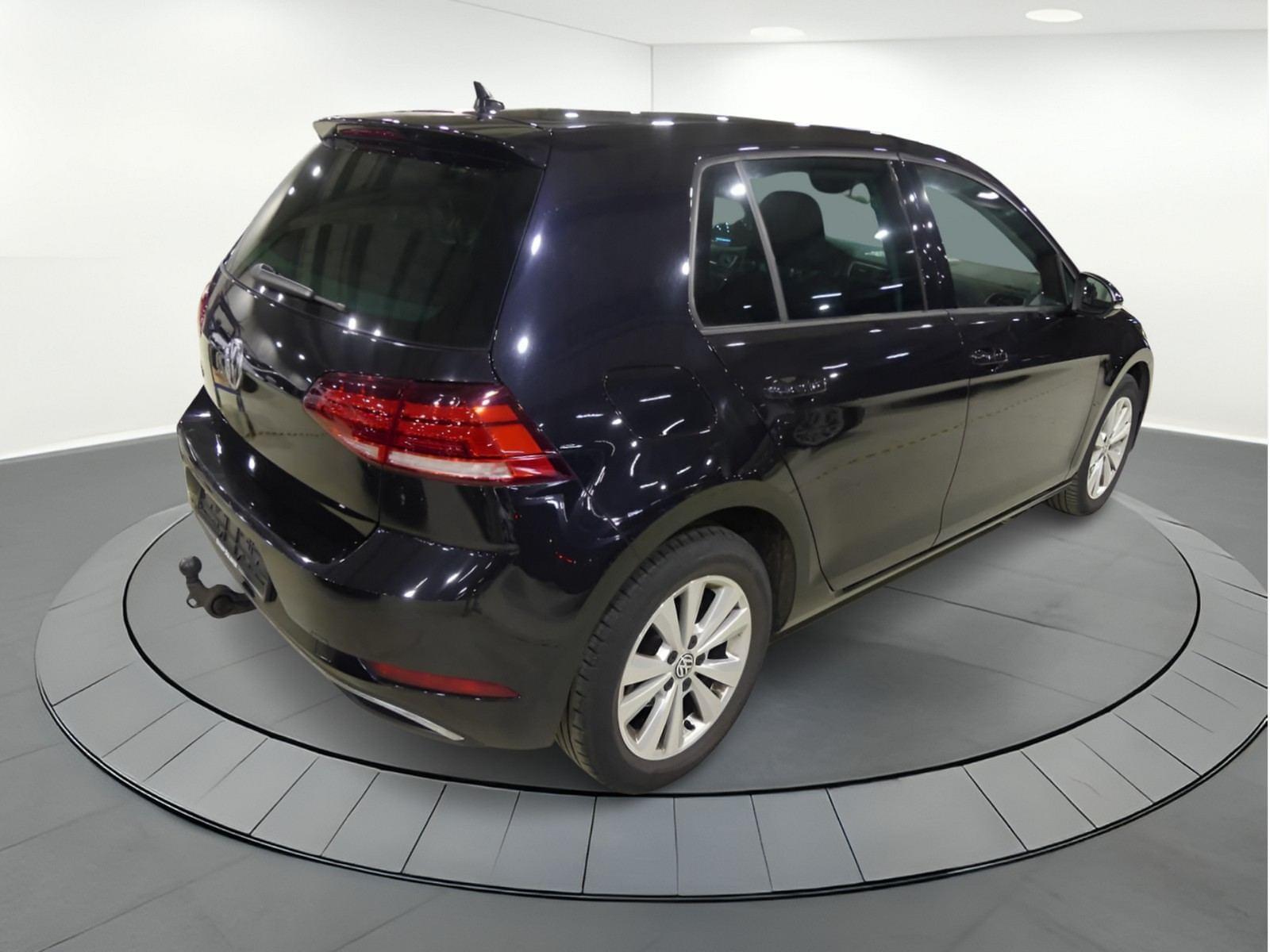 VOLKSWAGEN GOLF 1.6 SCR TDI COMFORTLINE (EU6.2) 1 