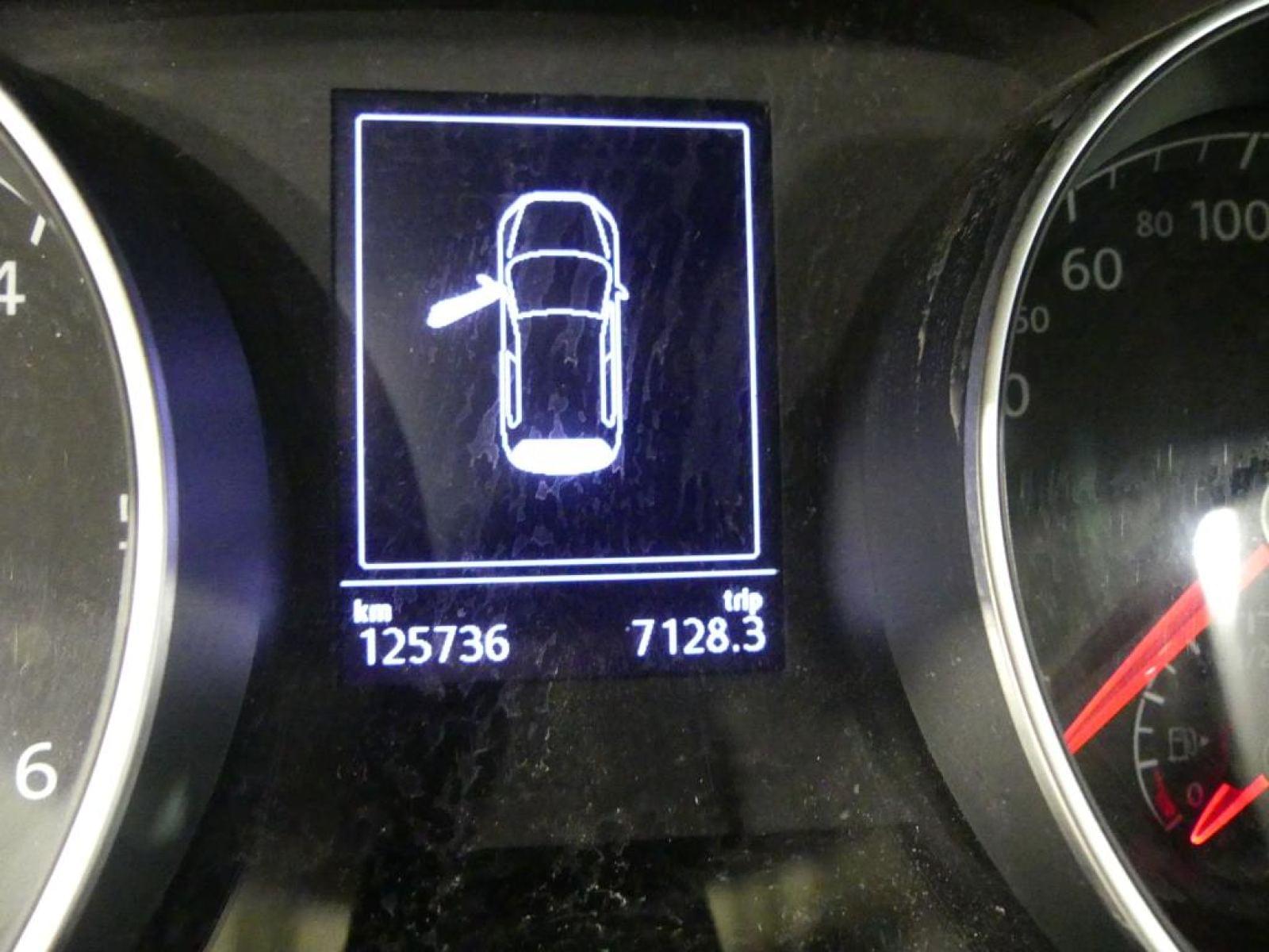 VOLKSWAGEN GOLF 1.6 SCR TDI COMFORTLINE (EU6.2) 6 