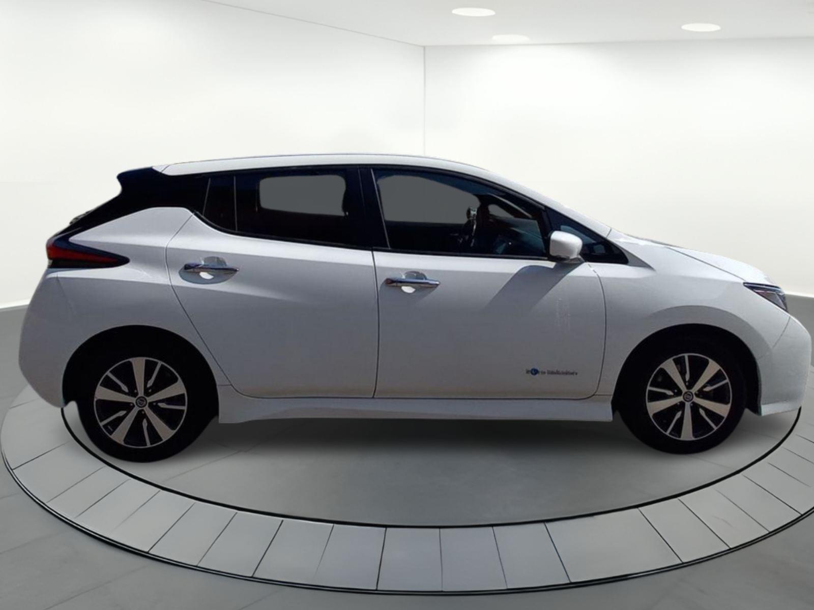 NISSAN LEAF ACENTA 40KWH 5 