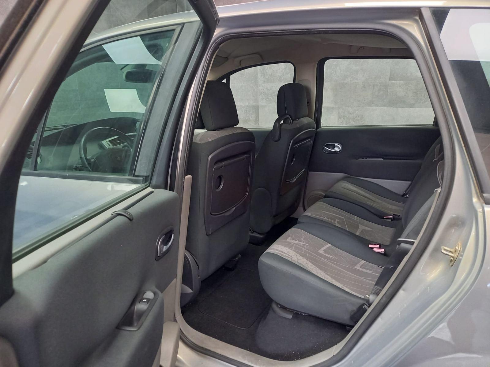 RENAULT SCéNIC 1.5 DCI 11