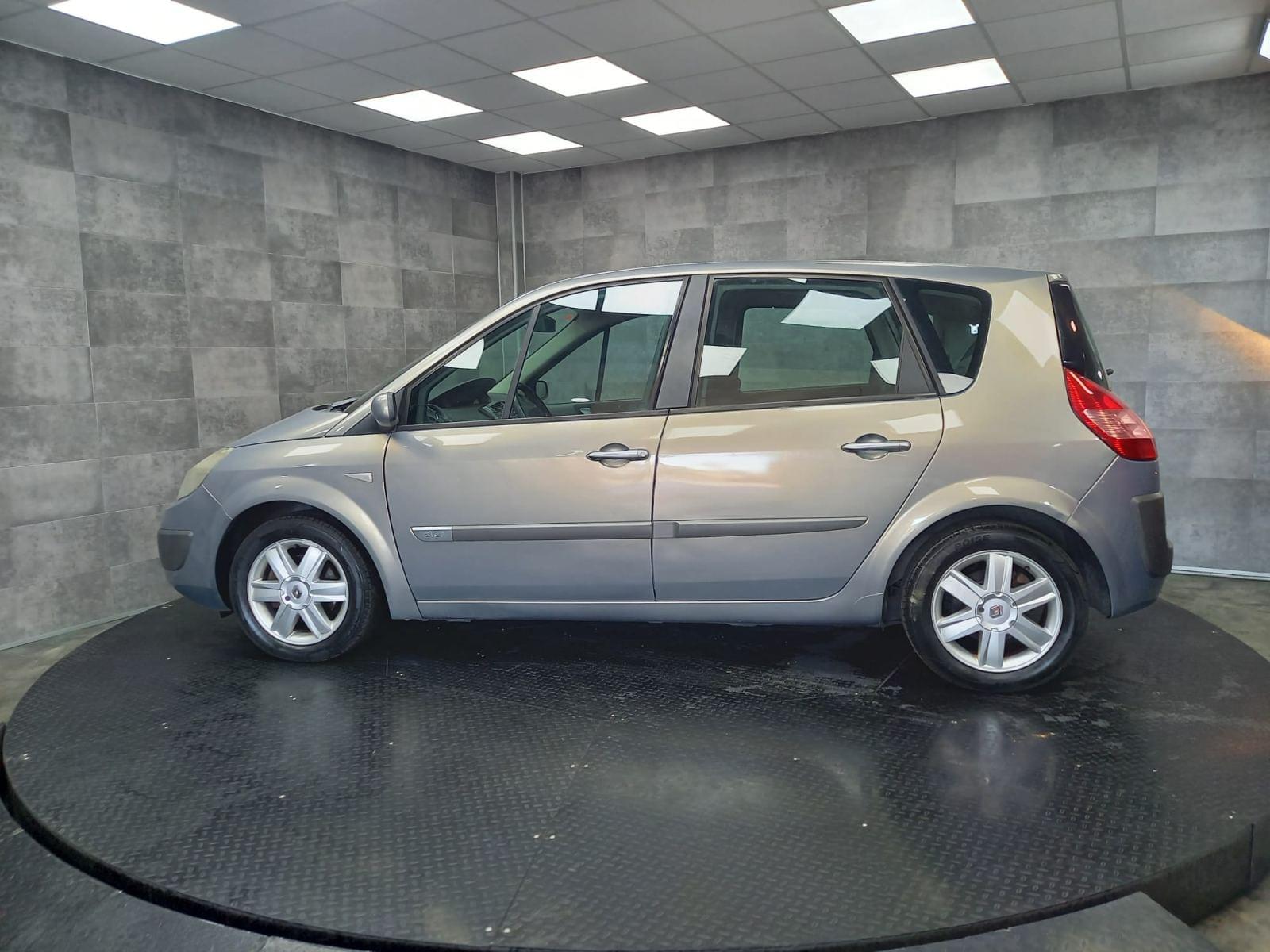 RENAULT SCéNIC 1.5 DCI 8