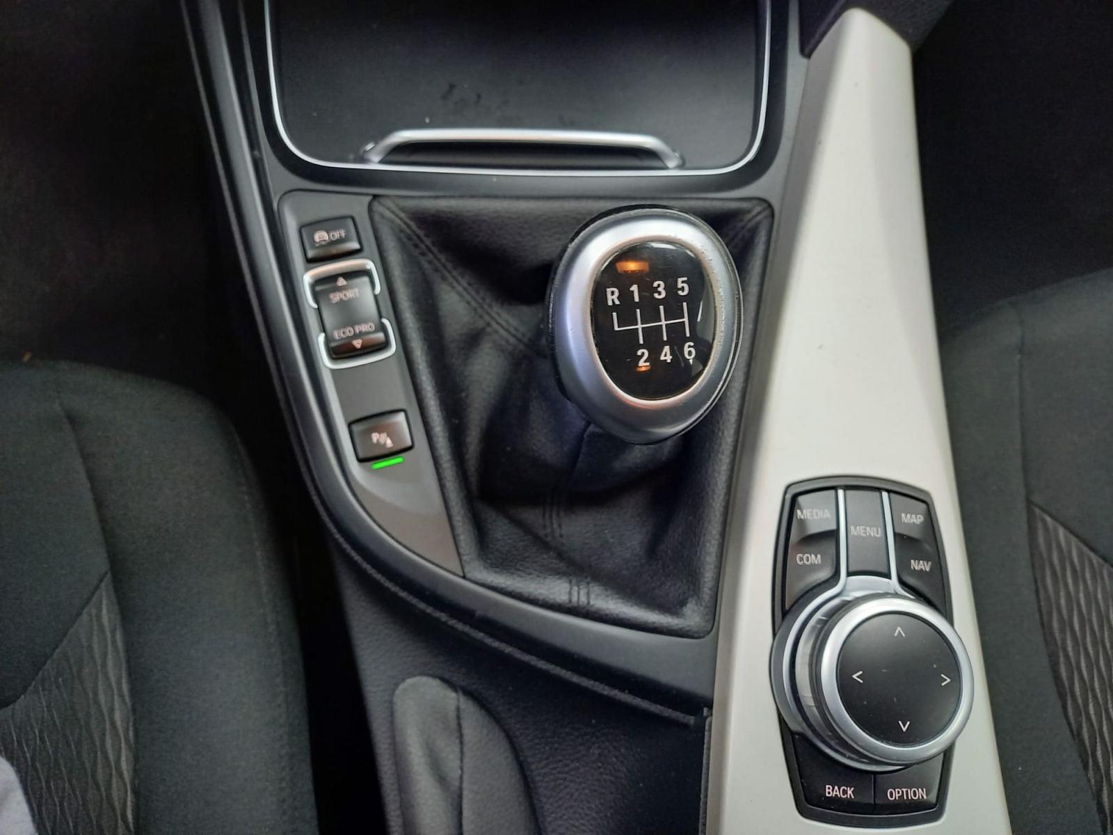 BMW SERIE 3 REEKS TOURING 318D (100 KW) 5D 11