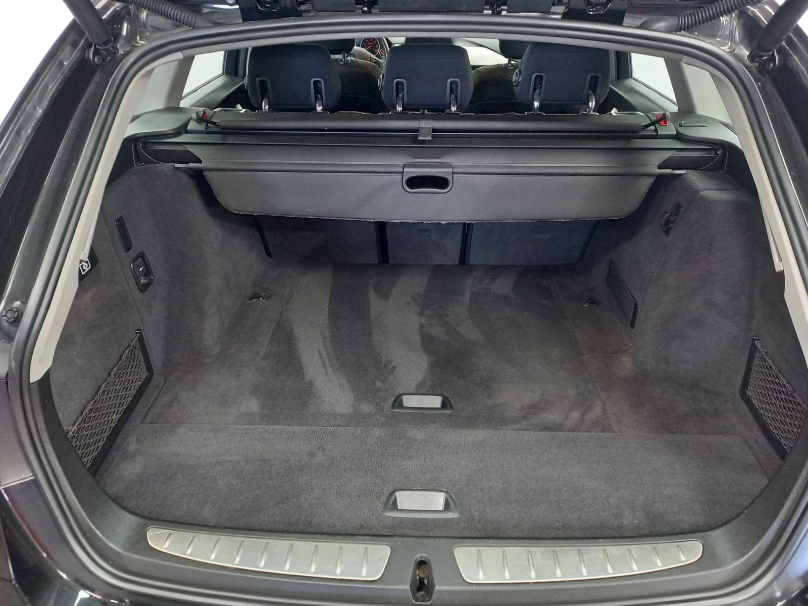 BMW SERIE 3 REEKS TOURING 318D (100 KW) 5D 35