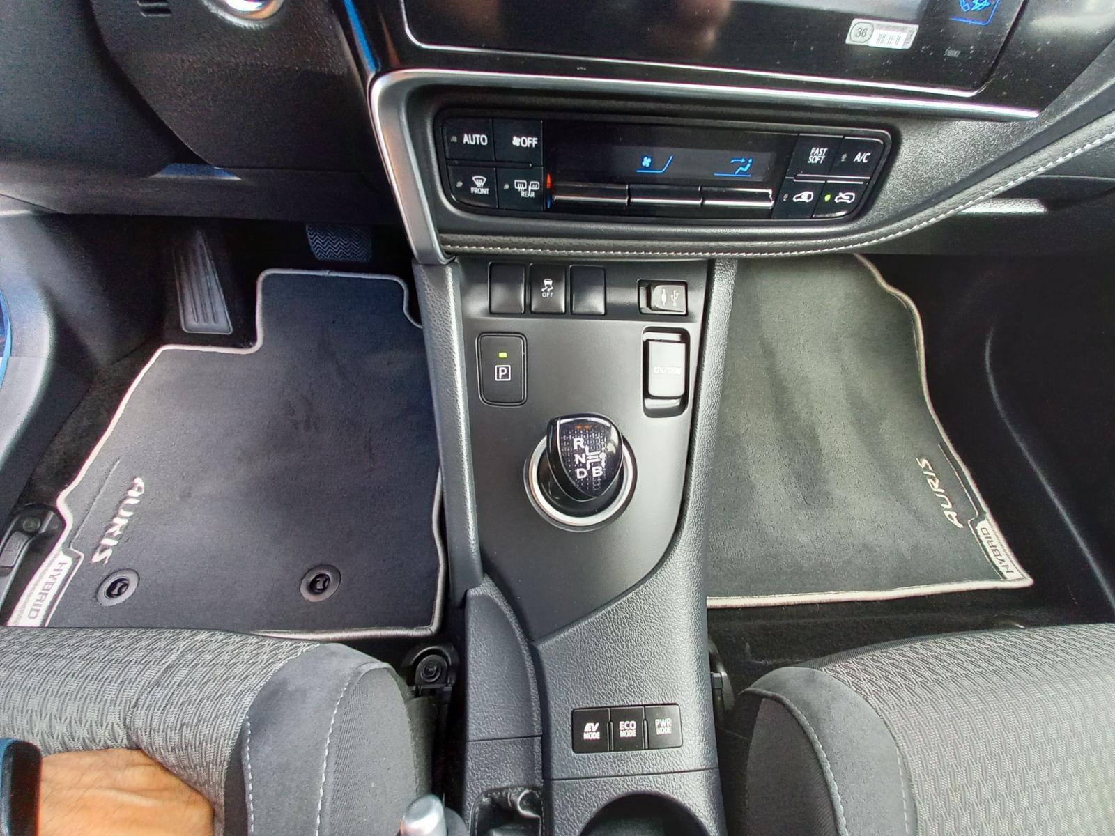 TOYOTA AURIS 1.8 140H FEEL! EDITION TOURING SPO 19 
