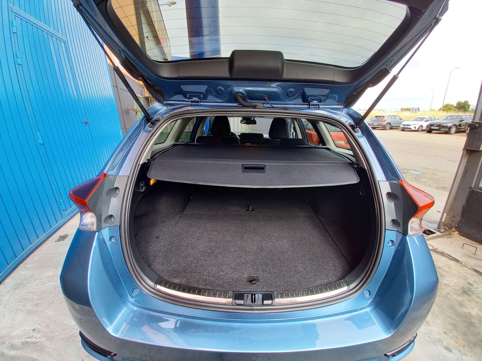 TOYOTA AURIS 1.8 140H FEEL! EDITION TOURING SPO 26 